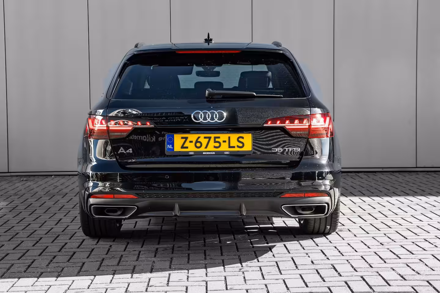 Audi A4 Avant 35 TFSI S edition Competition 150PK | Stoelverw. voor | Parkeer hulp voor & achter | Sfeer