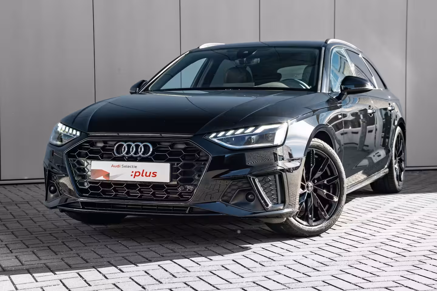 Audi A4 Avant 35 TFSI S edition Competition 150PK | Stoelverw. voor | Parkeer hulp voor & achter | Sfeer