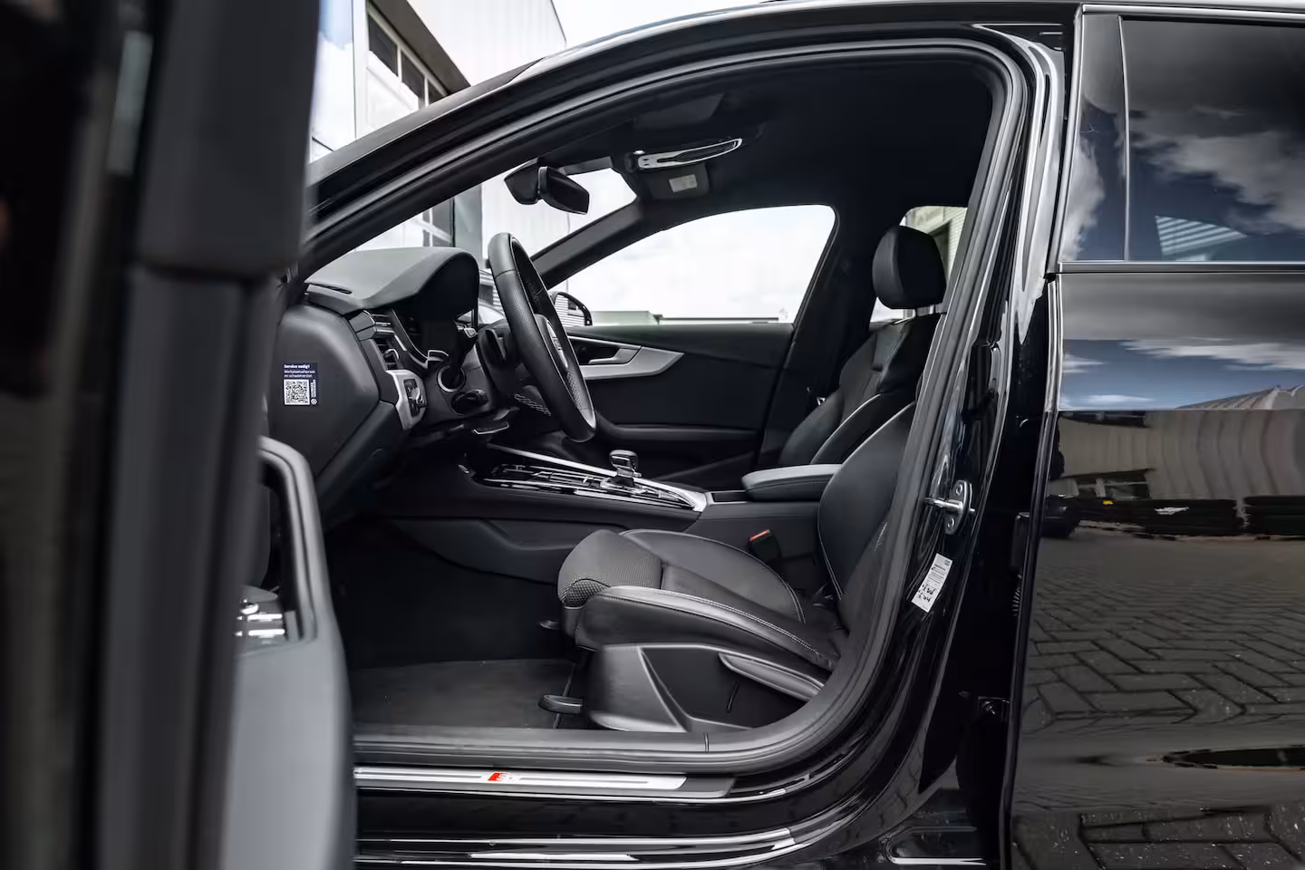 Audi A4 Avant 35 TFSI S edition Competition 150PK | Stoelverw. voor | Parkeer hulp voor & achter | Sfeer