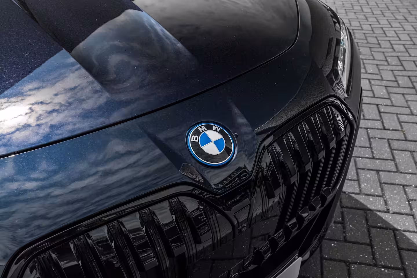 BMW i7 xDrive60 106 kWh 545 PK | Skylounge Panorama Dak | Achteras besturing | Elektrische deuren