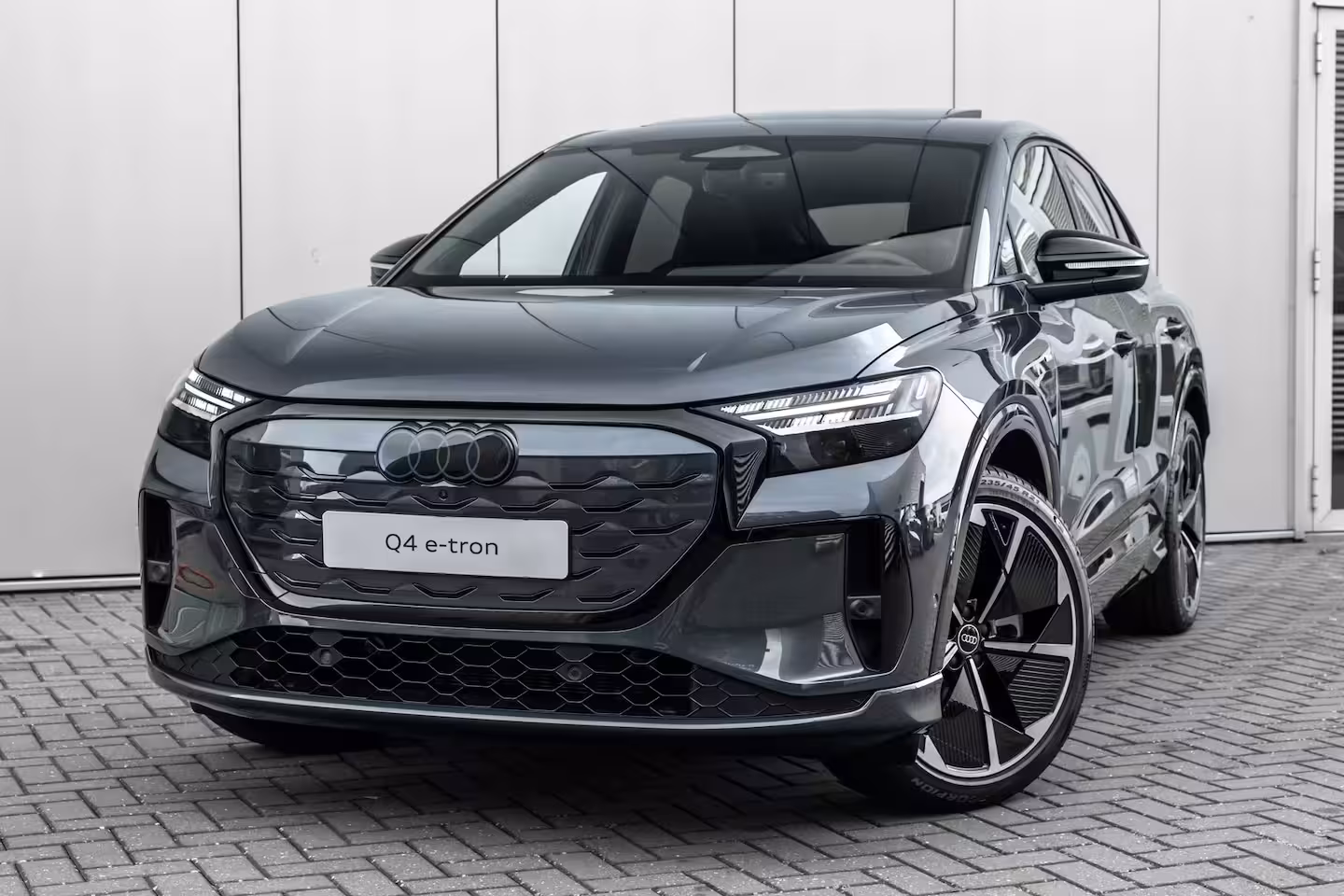 Audi Q4 Sportback e-tron S Edition | Achterklep, automatisch bedienbaar | Achteruitrijcamera | Adaptive cruise cont