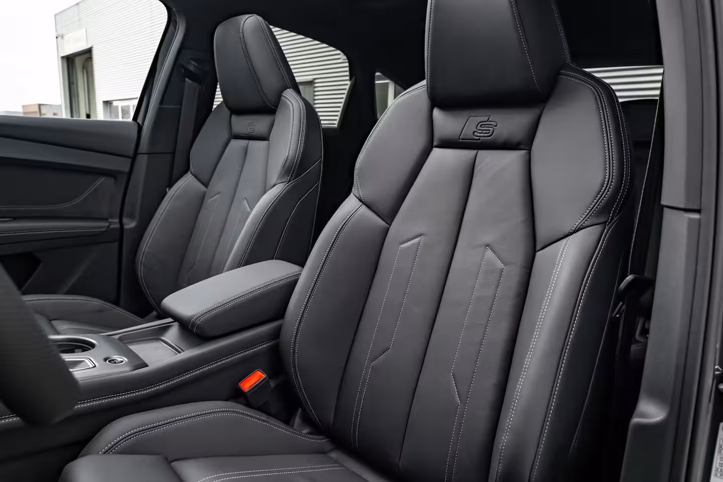 Audi Q4 Sportback e-tron S Edition | Achterklep, automatisch bedienbaar | Achteruitrijcamera | Adaptive cruise cont