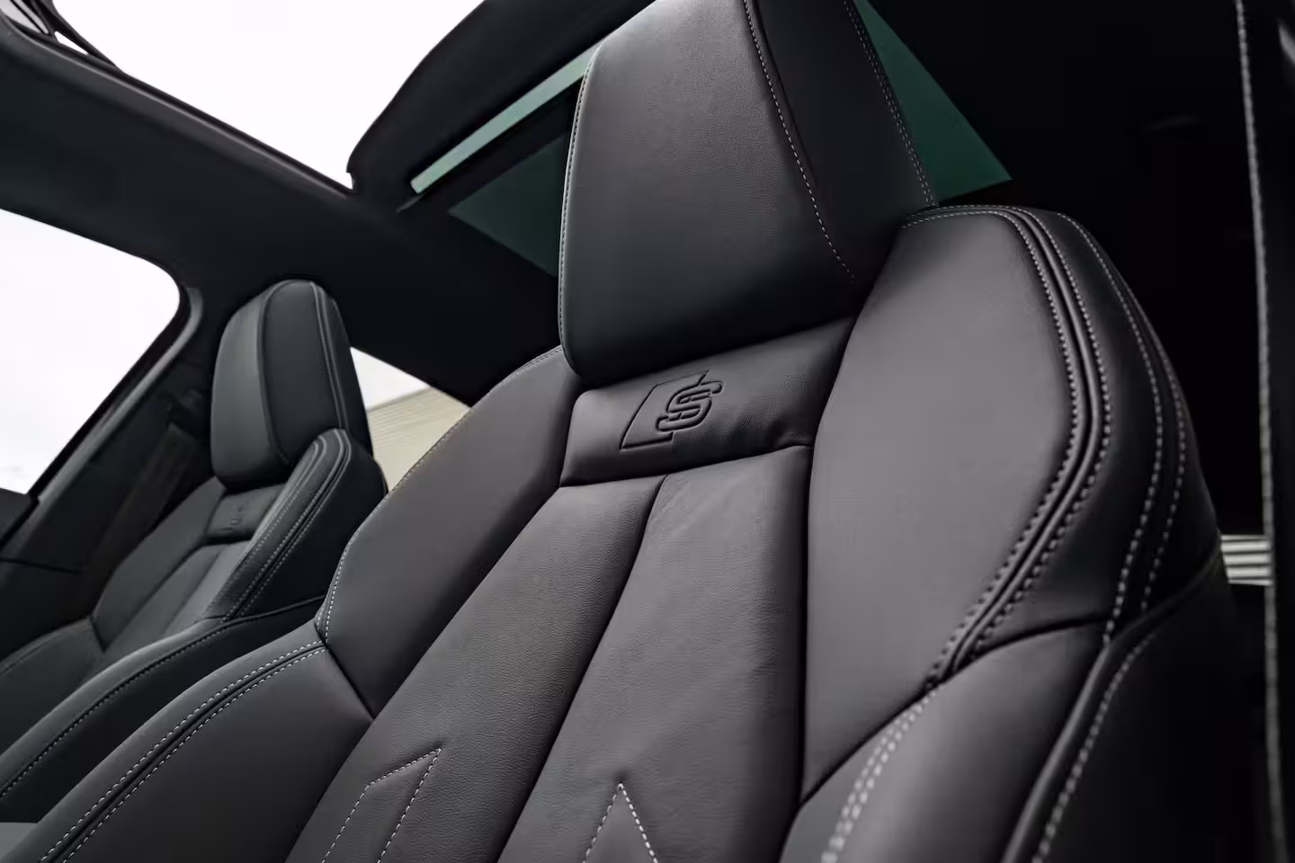 Audi Q4 Sportback e-tron S Edition | Achterklep, automatisch bedienbaar | Achteruitrijcamera | Adaptive cruise cont