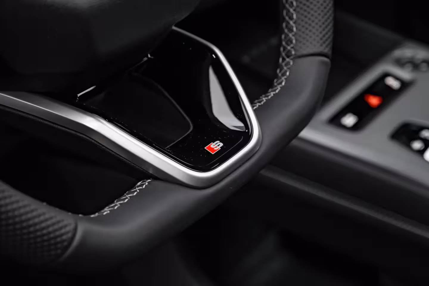 Audi Q4 Sportback e-tron S Edition | Achterklep, automatisch bedienbaar | Achteruitrijcamera | Adaptive cruise cont