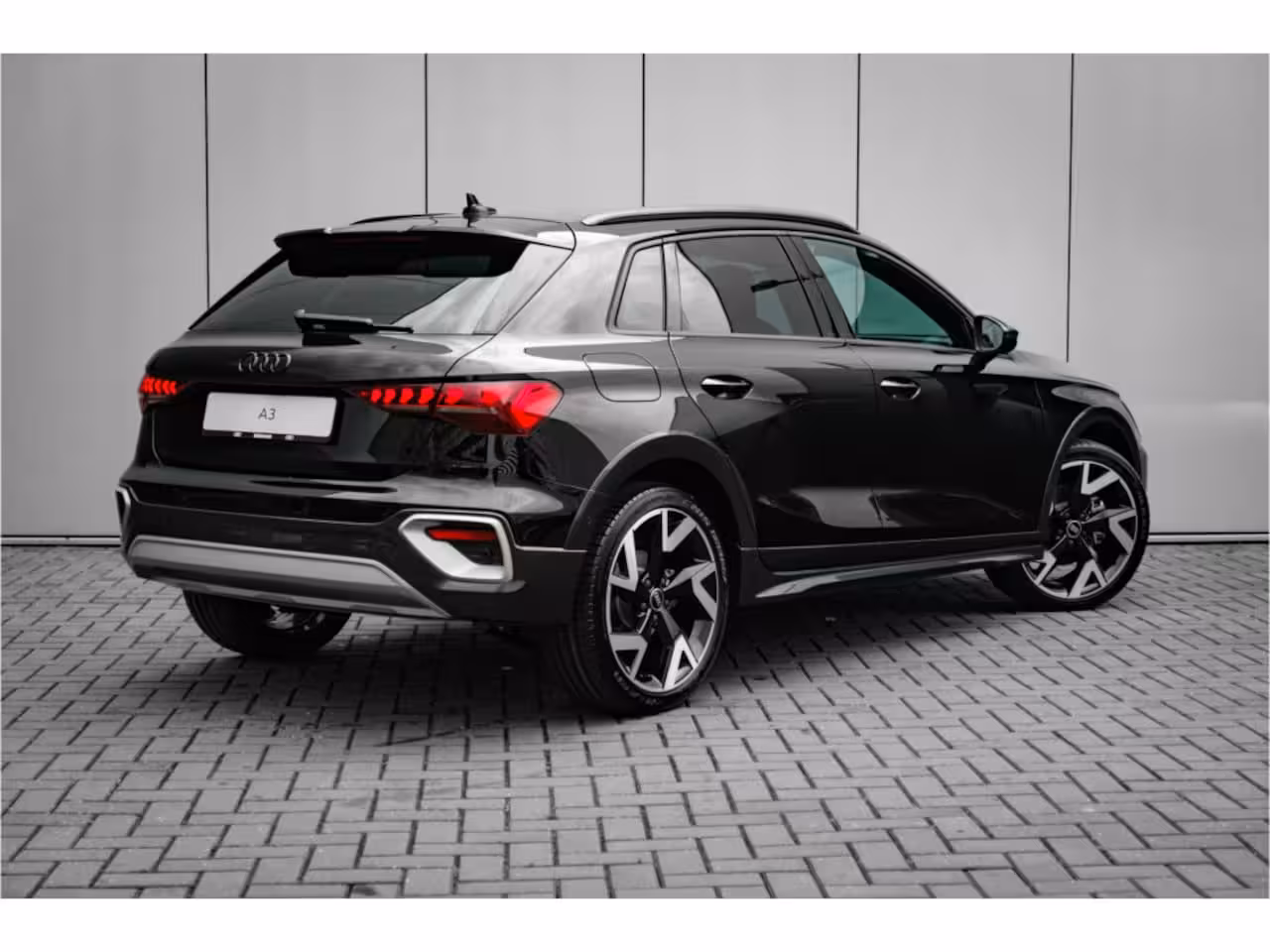 Audi A3 allstreet 35 TFSI Advanced edition 150 pk S tronic | Advanced exterieur | Aluminium optiek in het in