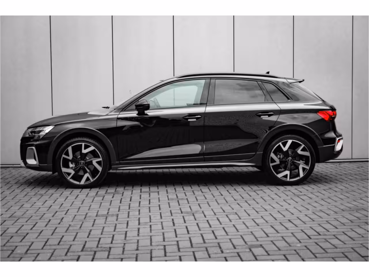 Audi A3 allstreet 35 TFSI Advanced edition 150 pk S tronic | Advanced exterieur | Aluminium optiek in het in