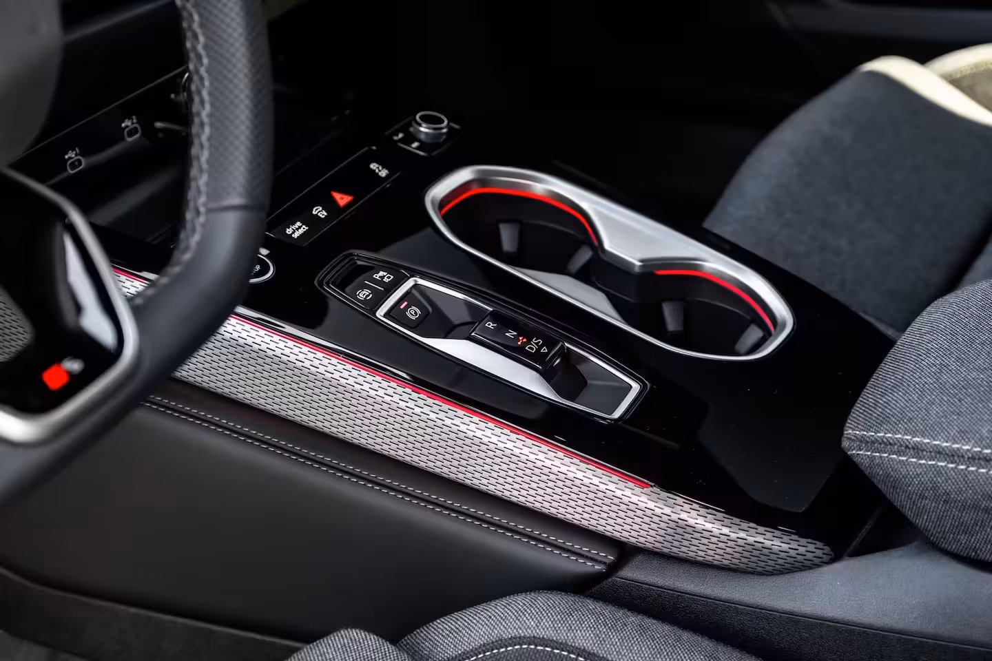 Audi A6 Avant 2.0 e-hybrid quattro S edition 299PK | Trekhaak | 4-wiel besturing | 360 Camera | Sfeer ve