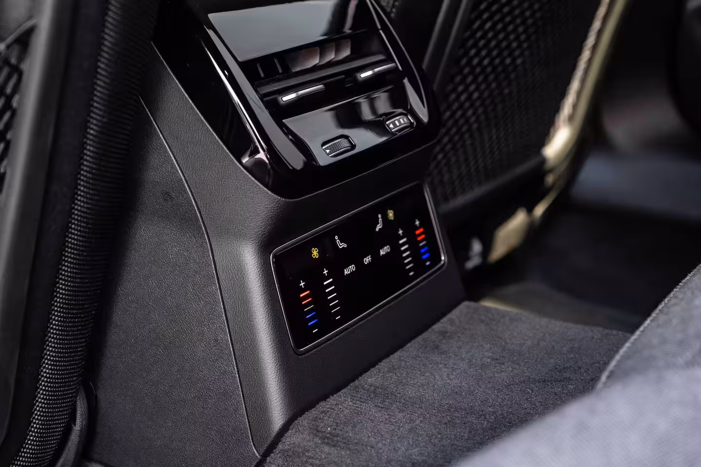 Audi A6 Avant 2.0 e-hybrid quattro S edition 299PK | Trekhaak | 4-wiel besturing | 360 Camera | Sfeer ve
