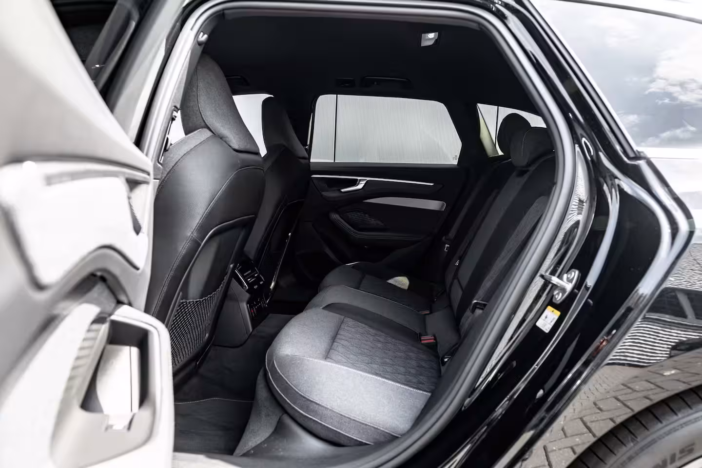 Audi A6 Avant 2.0 e-hybrid quattro S edition 299PK | Trekhaak | 4-wiel besturing | 360 Camera | Sfeer ve