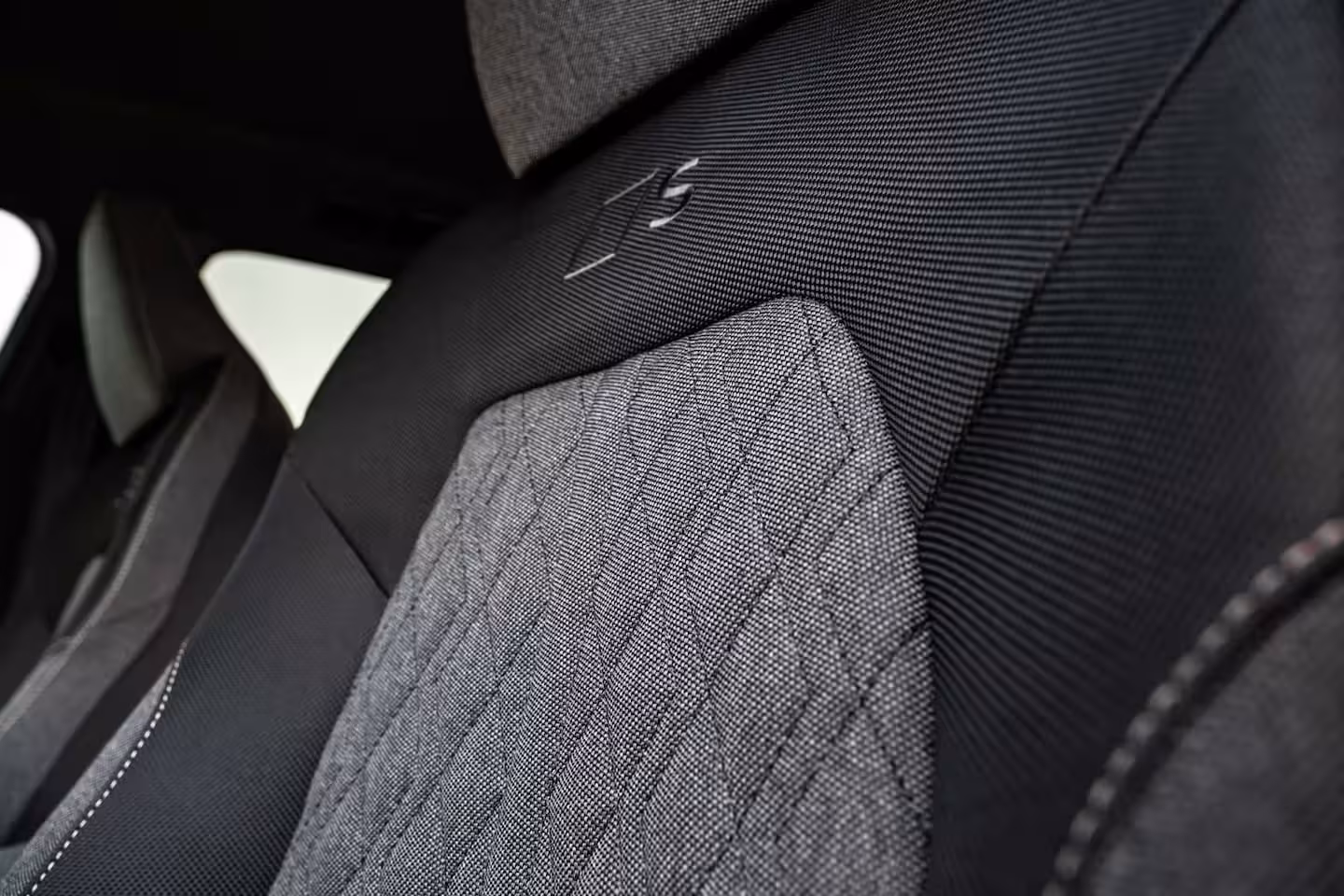 Audi A6 Avant 2.0 e-hybrid quattro S edition 299PK | Trekhaak | 4-wiel besturing | 360 Camera | Sfeer ve