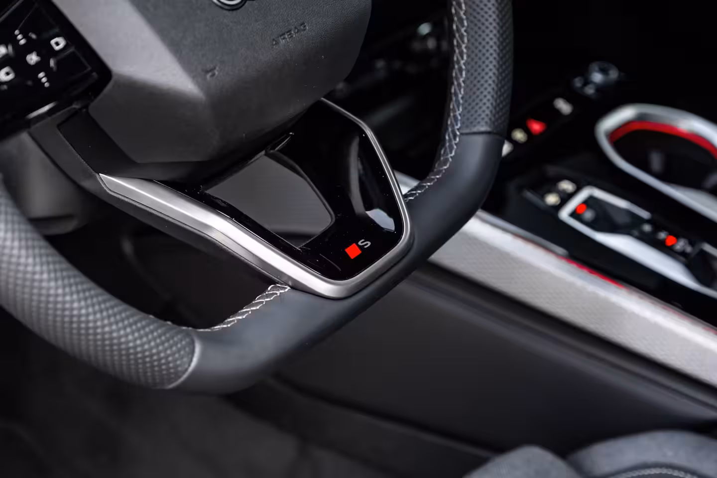Audi A6 Avant 2.0 e-hybrid quattro S edition 299PK | Trekhaak | 4-wiel besturing | 360 Camera | Sfeer ve