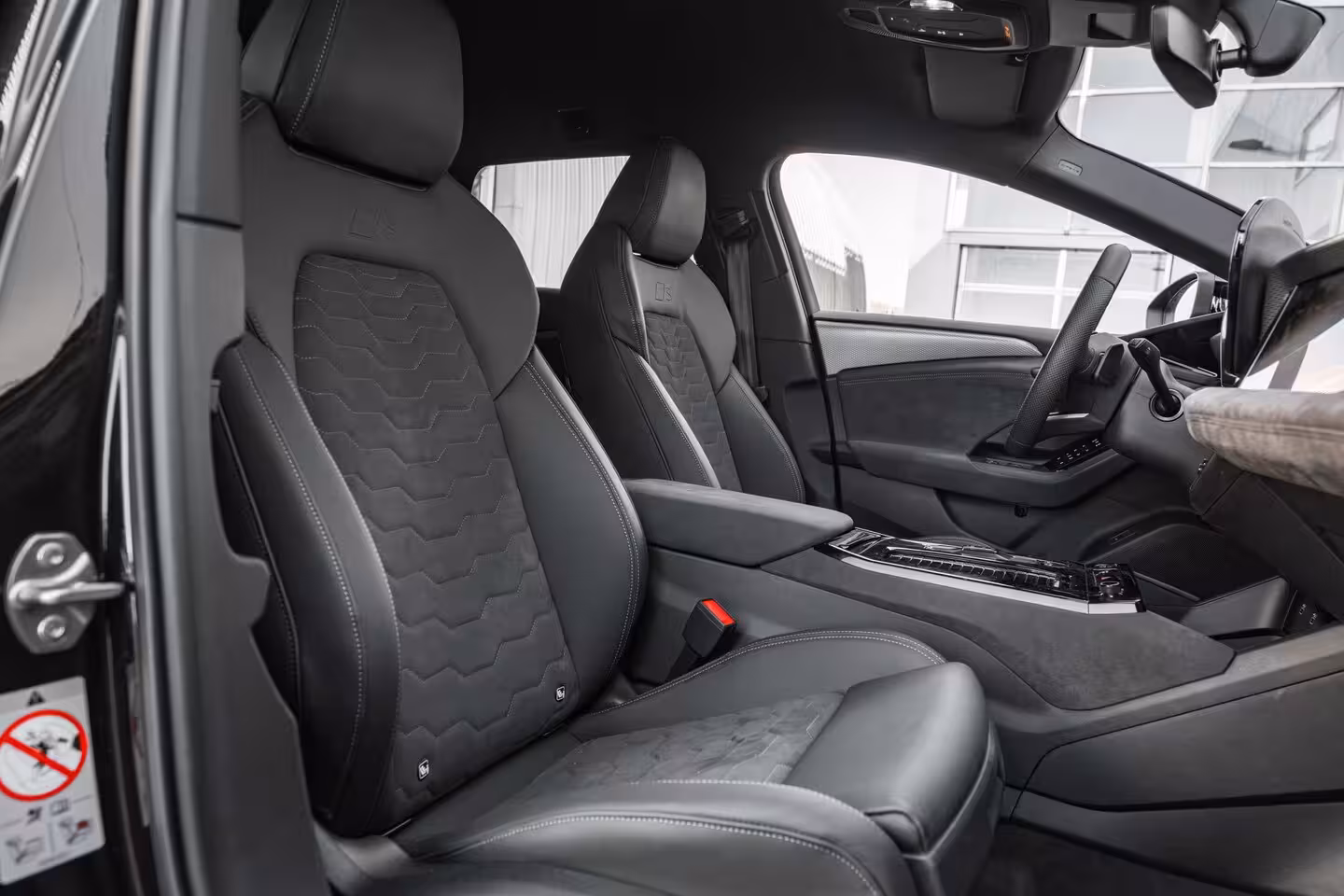 Audi A6 Avant e-tron S edition 83 kWh 286PK | Trekhaak | Matrix LED Koplampen | Dynamica Stoelen | Tech Plus |