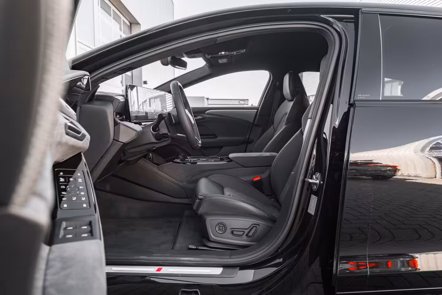 Audi A6 Avant e-tron S edition 83 kWh 286PK | Trekhaak | Matrix LED Koplampen | Dynamica Stoelen | Tech Plus |