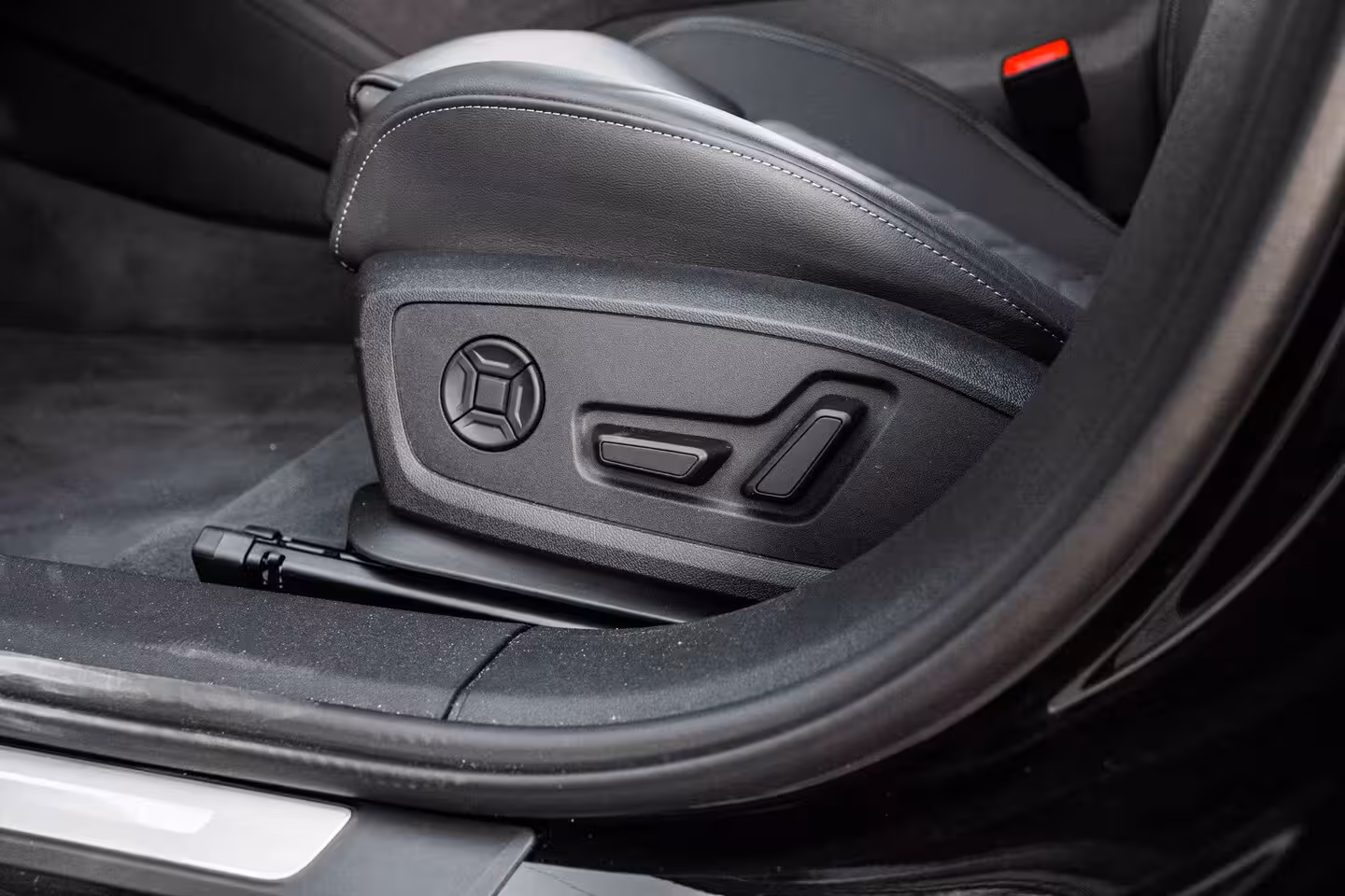 Audi A6 Avant e-tron S edition 83 kWh 286PK | Trekhaak | Matrix LED Koplampen | Dynamica Stoelen | Tech Plus |