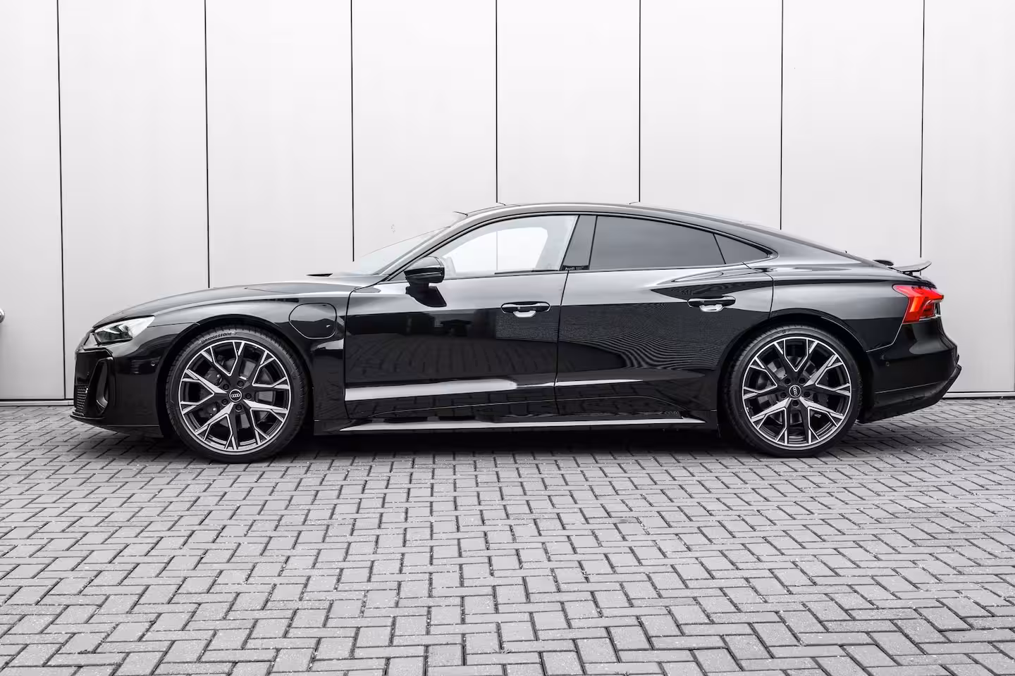 Audi e-tron GT quattro 97 kWh 370 kW / 503 pk | Achterklep, automatisch bedienbaar | sound system | virtu