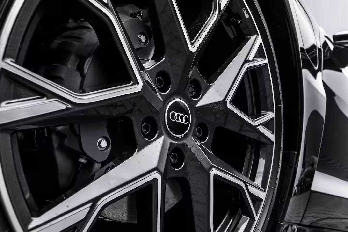 Audi e-tron GT quattro 97 kWh 370 kW / 503 pk | Achterklep, automatisch bedienbaar | sound system | virtu