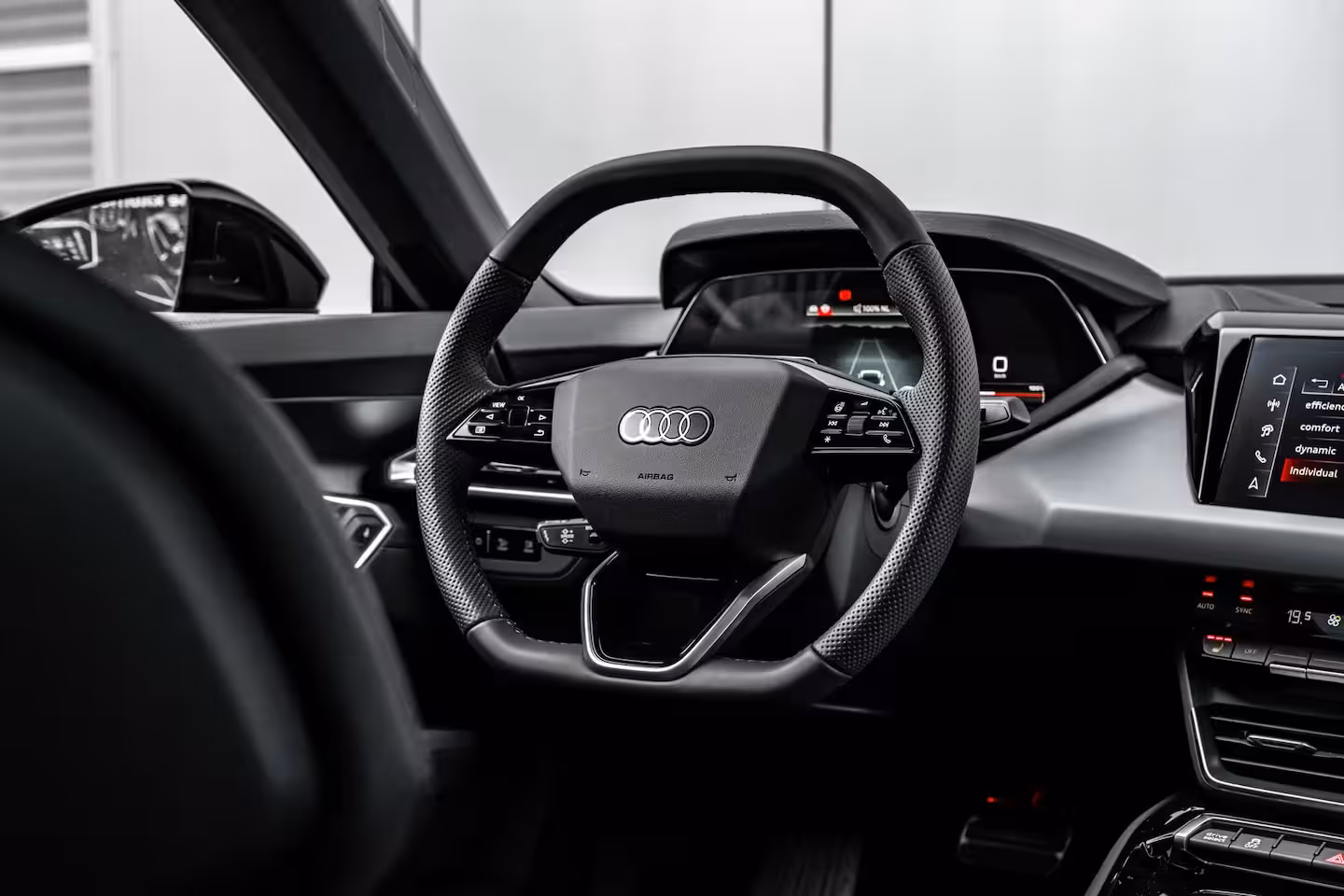 Audi e-tron GT quattro 97 kWh 370 kW / 503 pk | Achterklep, automatisch bedienbaar | sound system | virtu