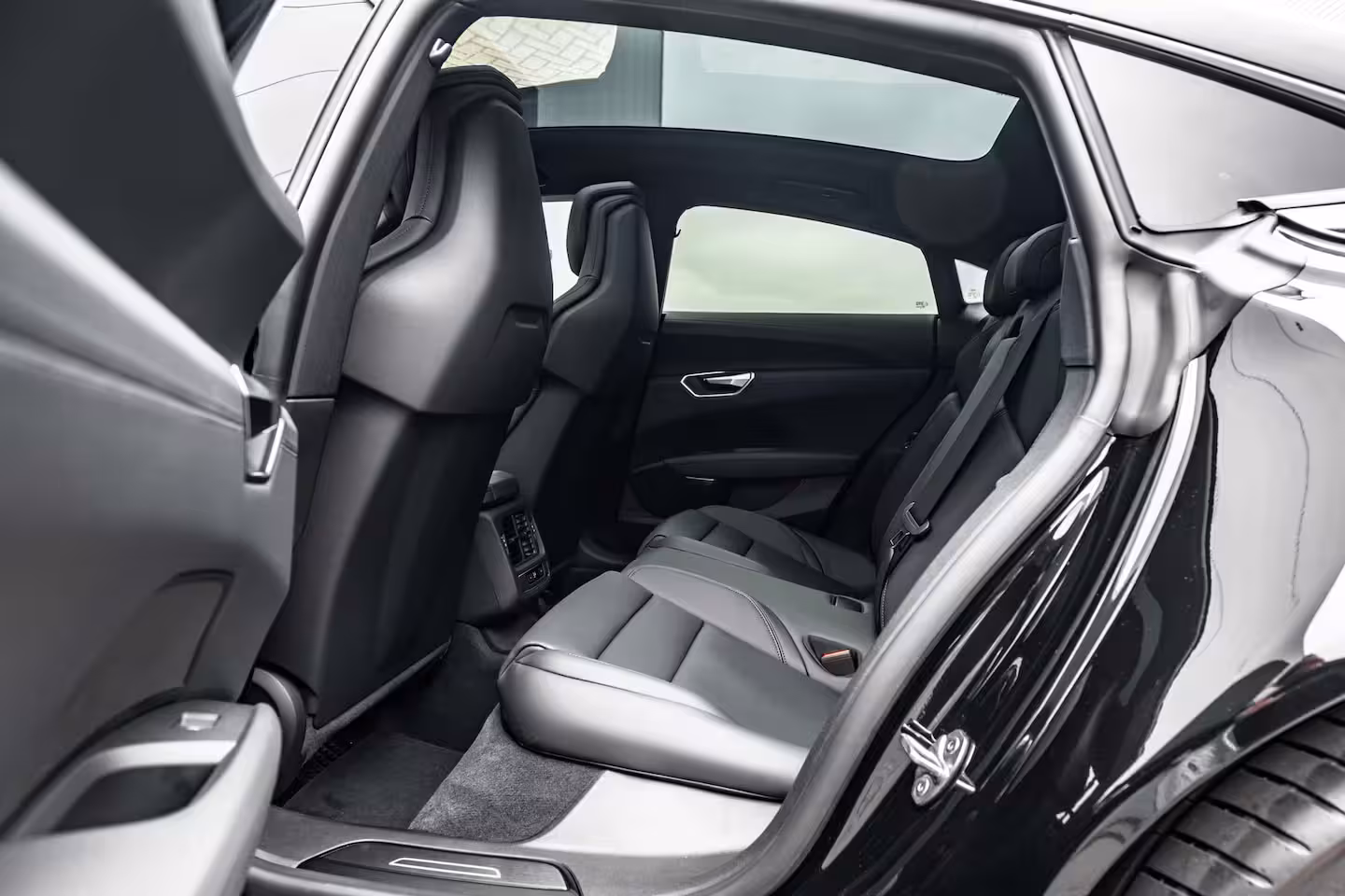 Audi e-tron GT quattro 97 kWh 370 kW / 503 pk | Achterklep, automatisch bedienbaar | sound system | virtu