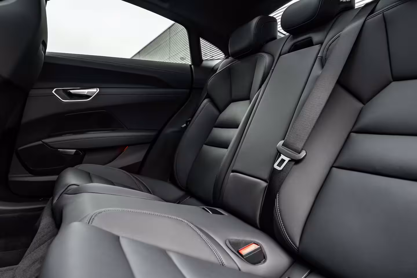 Audi e-tron GT quattro 97 kWh 370 kW / 503 pk | Achterklep, automatisch bedienbaar | sound system | virtu