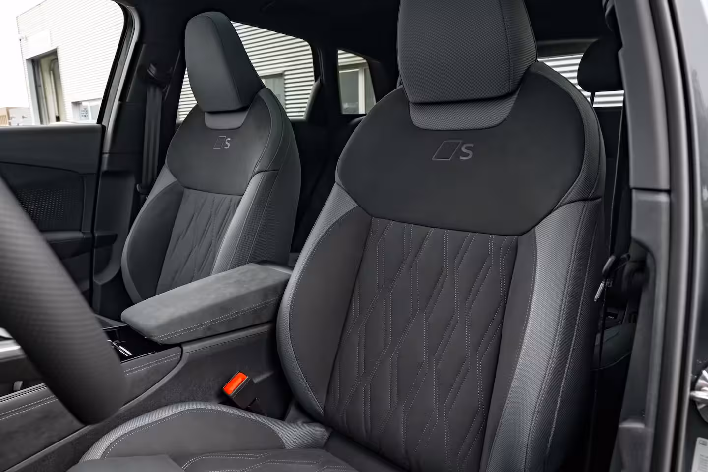 Audi Q3 S edition | Adaptive cruise control | sound system | Cruise control