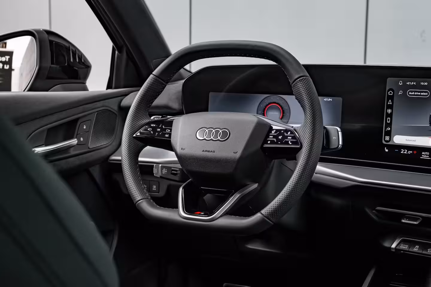 Audi Q3 S edition | Adaptive cruise control | sound system | Cruise control