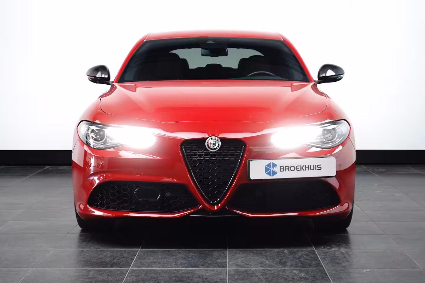 Alfa Romeo Giulia Veloce 280PK | Stoelverwarming | Adap. Cruise | 19 inch | Trekhaak
