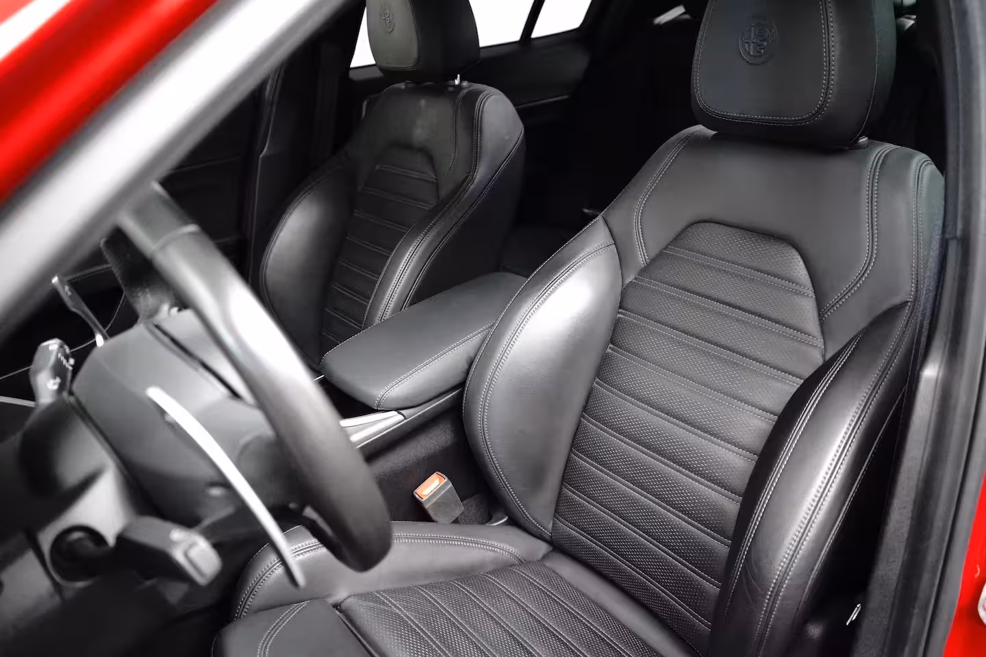 Alfa Romeo Giulia Veloce 280PK | Stoelverwarming | Adap. Cruise | 19 inch | Trekhaak