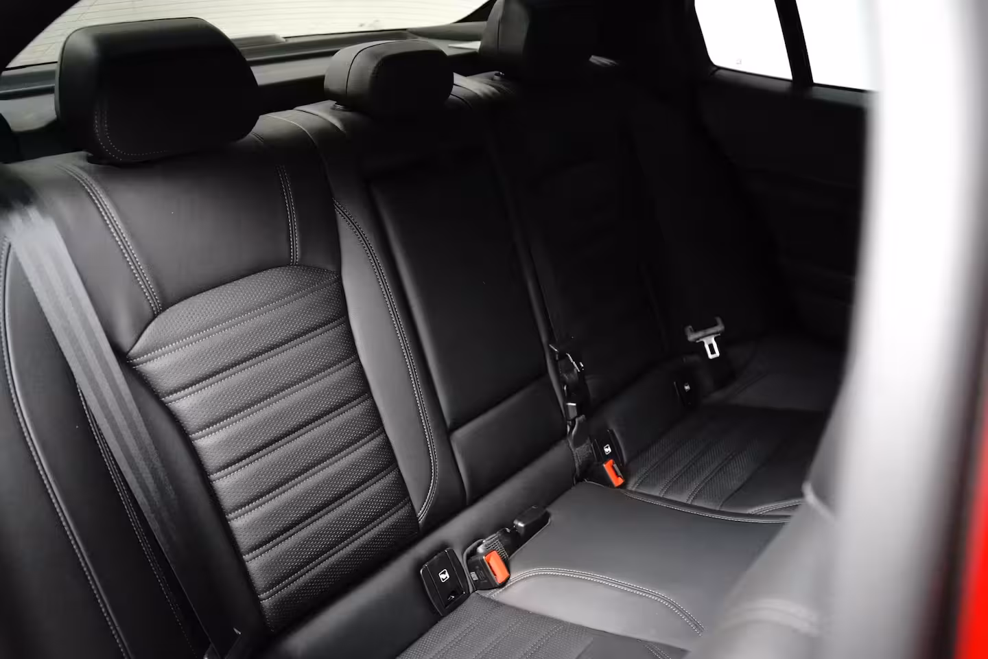 Alfa Romeo Giulia Veloce 280PK | Stoelverwarming | Adap. Cruise | 19 inch | Trekhaak