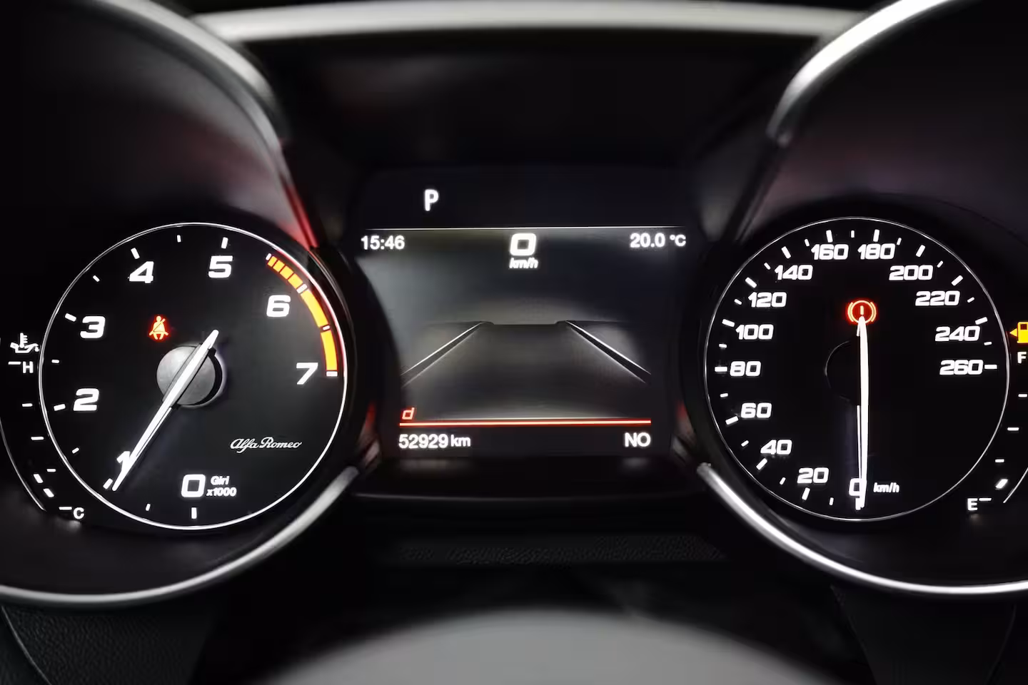 Alfa Romeo Giulia Veloce 280PK | Stoelverwarming | Adap. Cruise | 19 inch | Trekhaak