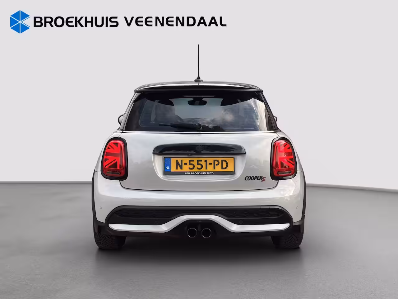 Mini Cooper S 2.0 Classic | Org. NL | Leder | Apple Carplay | Camera | Stoelverwarming |