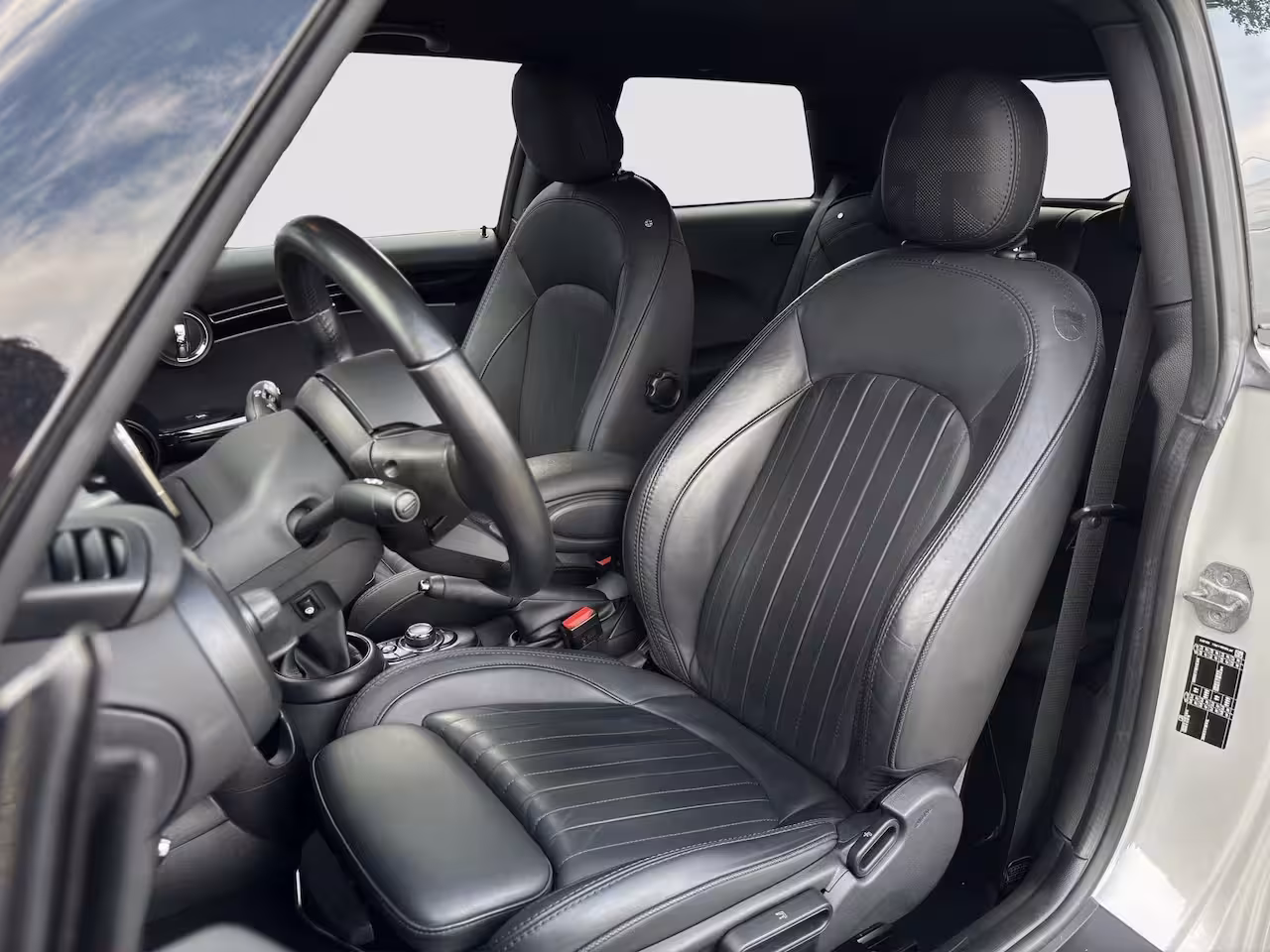 Mini Cooper S 2.0 Classic | Org. NL | Leder | Apple Carplay | Camera | Stoelverwarming |