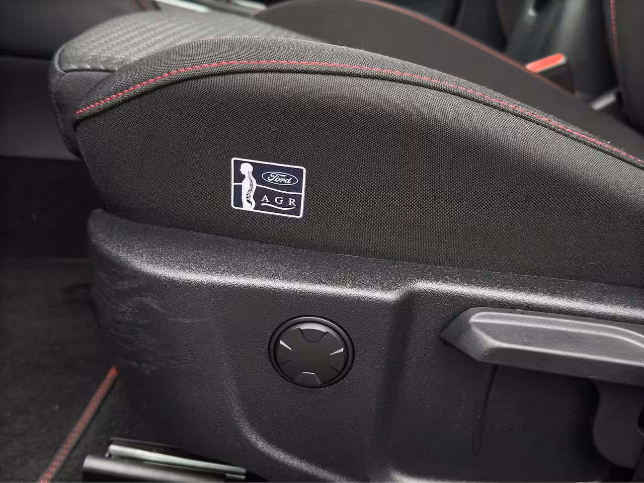 Ford Focus Wagon 1.0 Hybrid ST Line X | Pano | Winter Pack | Adap. Cruise | Navigatie | Carplay