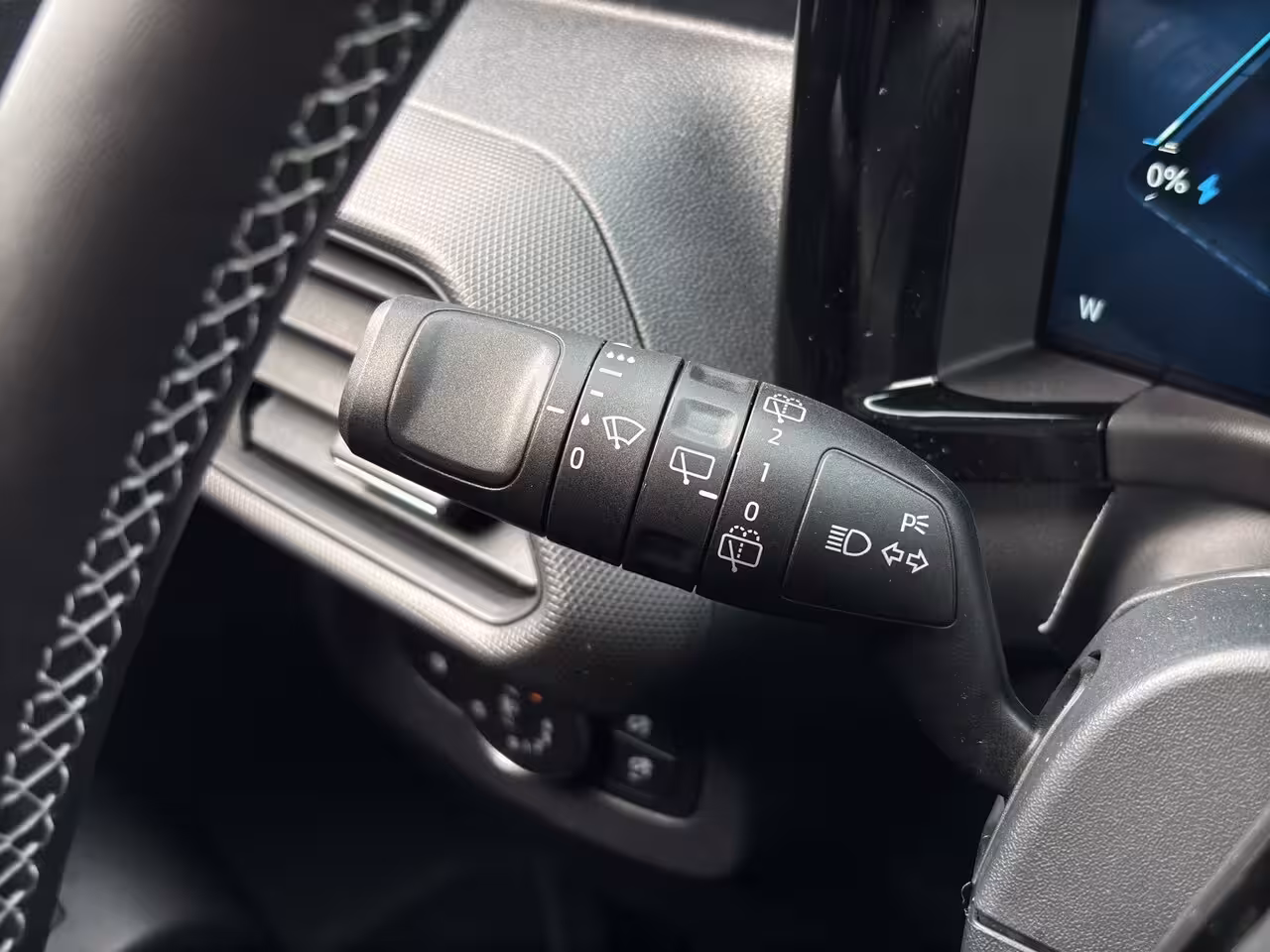 Ford Tourneo Courier Titanium | Adap. Cruise Control | BLIS | Winterpack | Camera | Keyless | CarPlay |