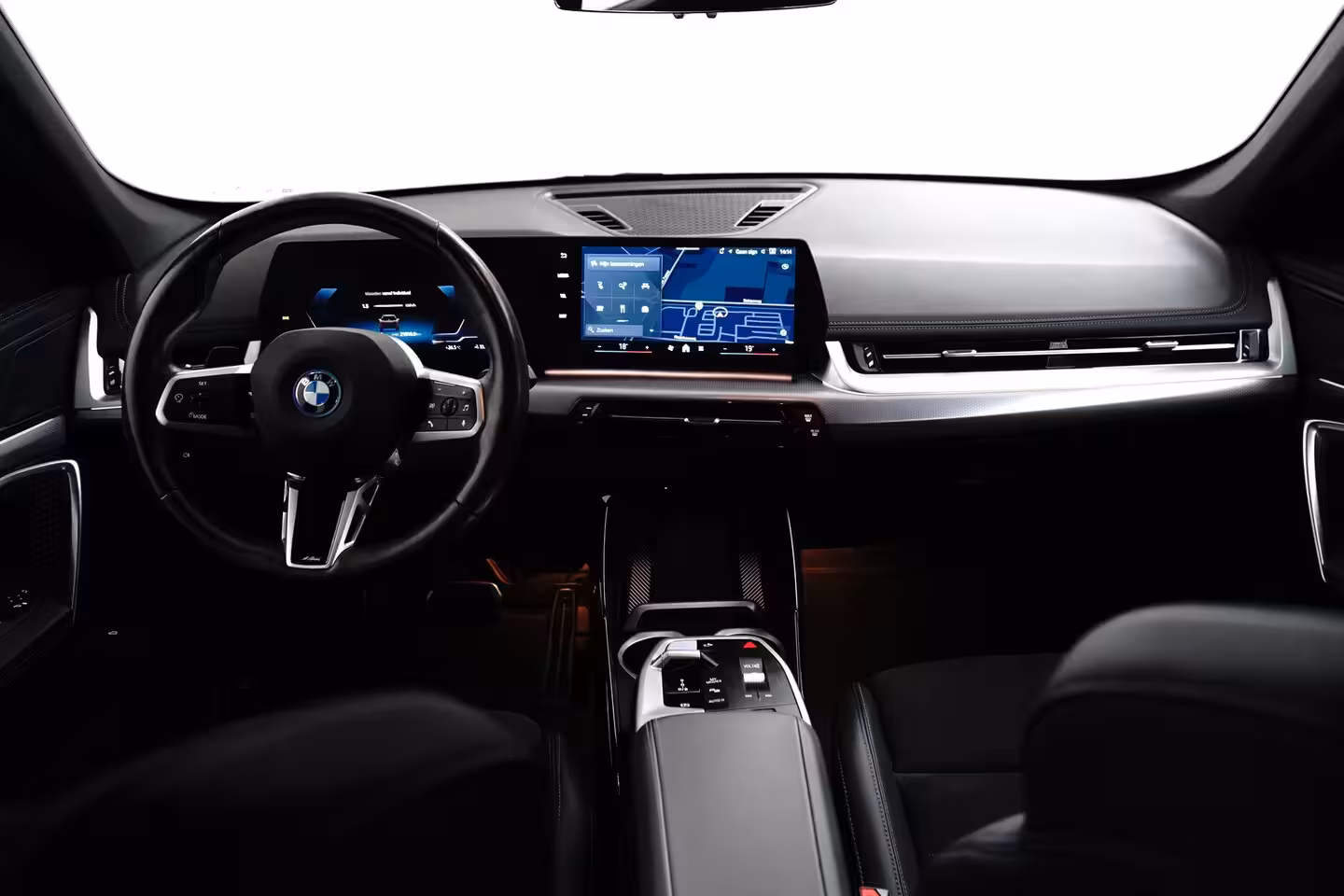 BMW iX1 xDrive30 67 kWh M Sport | Camera | Cruise Control | BTW-Auto | Apple Carplay | Navigatie
