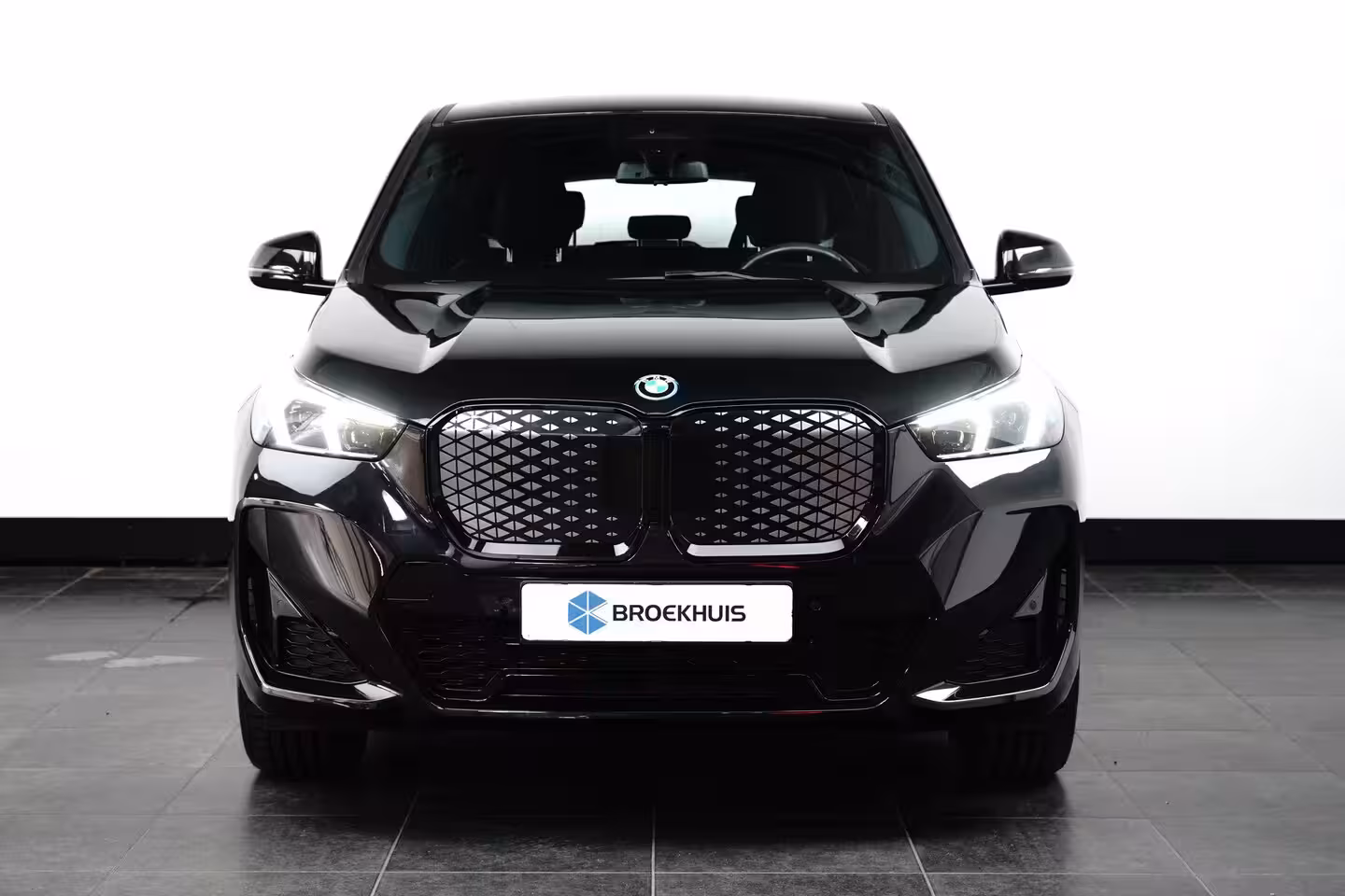 BMW iX1 xDrive30 67 kWh M Sport | Camera | Cruise Control | BTW-Auto | Apple Carplay | Navigatie