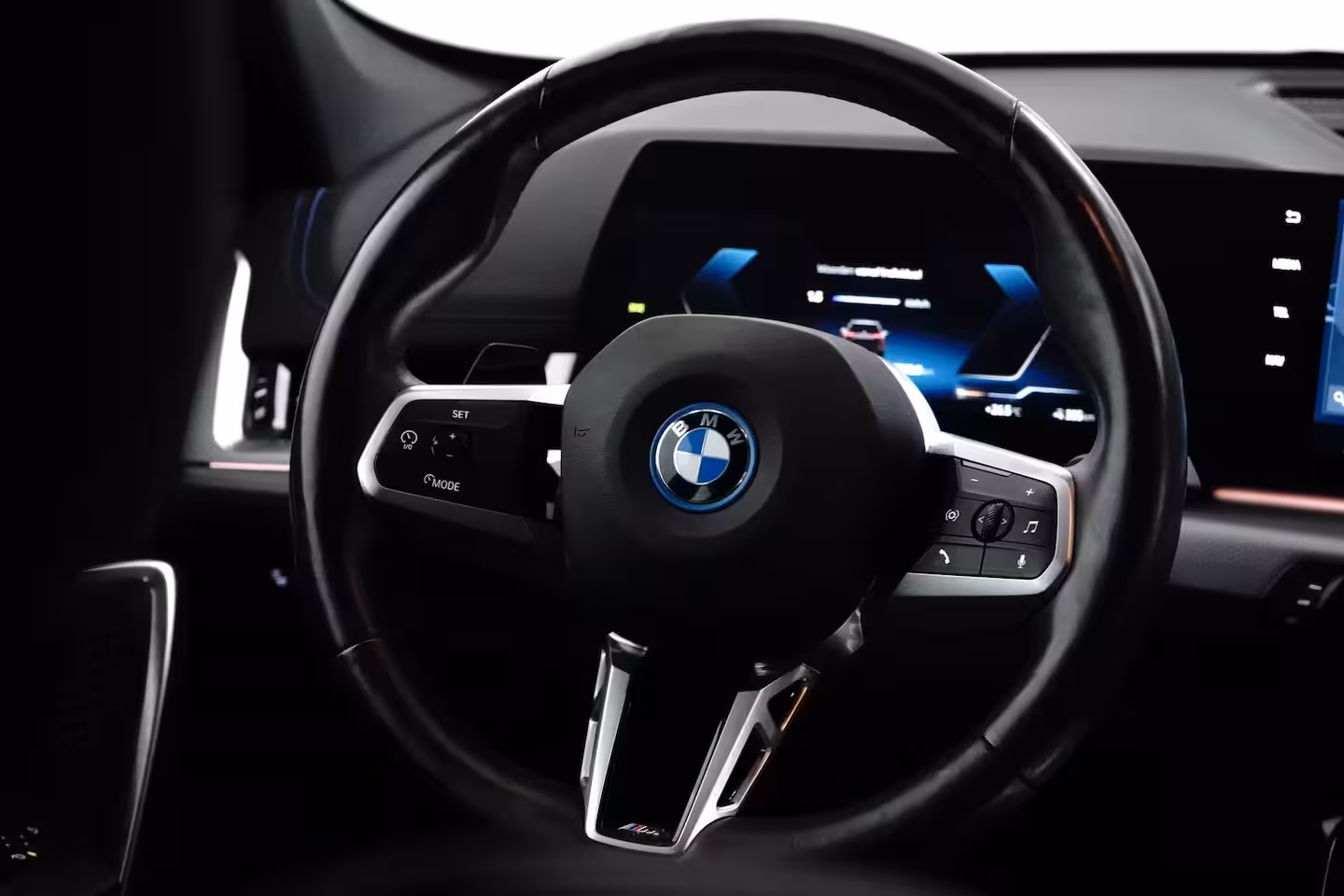 BMW iX1 xDrive30 67 kWh M Sport | Camera | Cruise Control | BTW-Auto | Apple Carplay | Navigatie