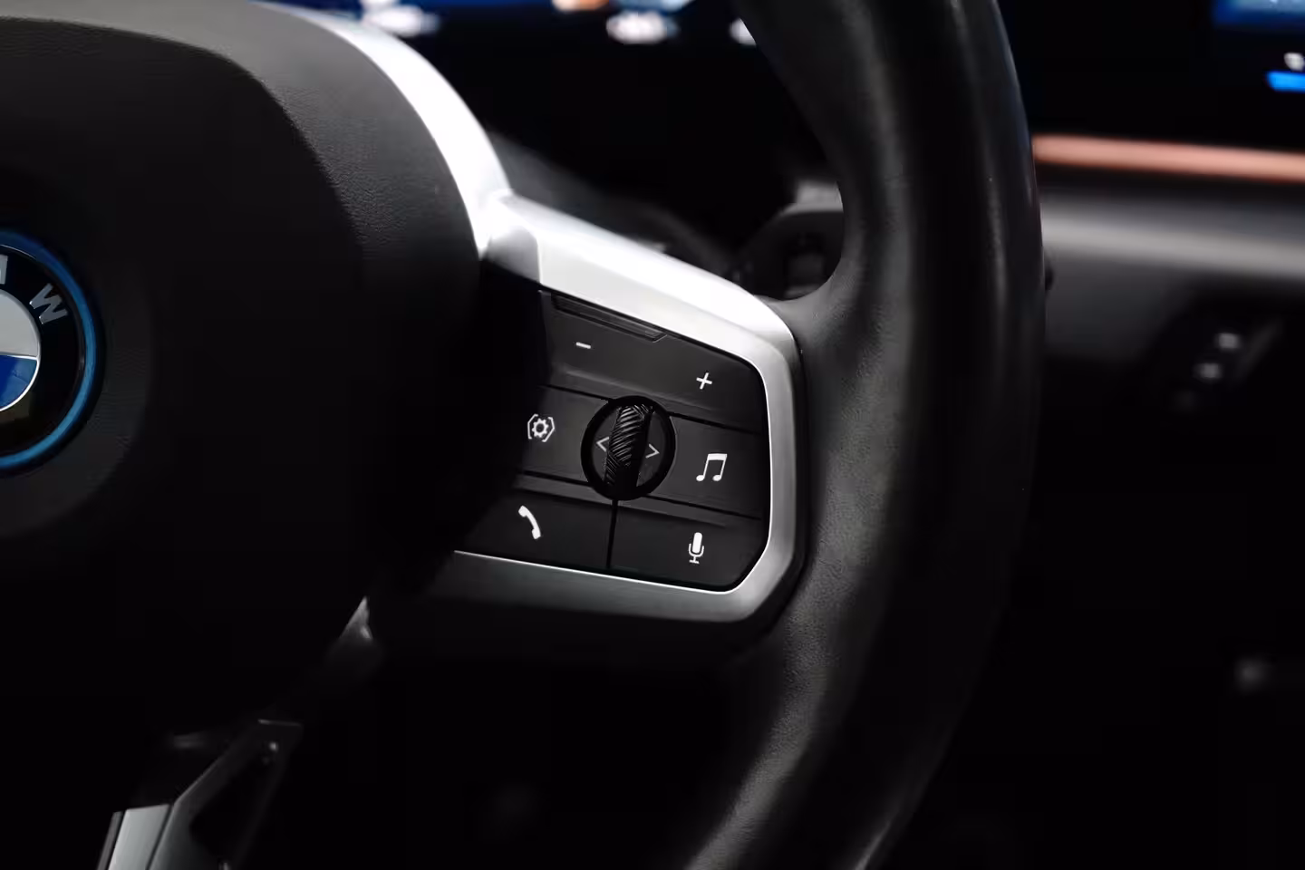 BMW iX1 xDrive30 67 kWh M Sport | Camera | Cruise Control | BTW-Auto | Apple Carplay | Navigatie