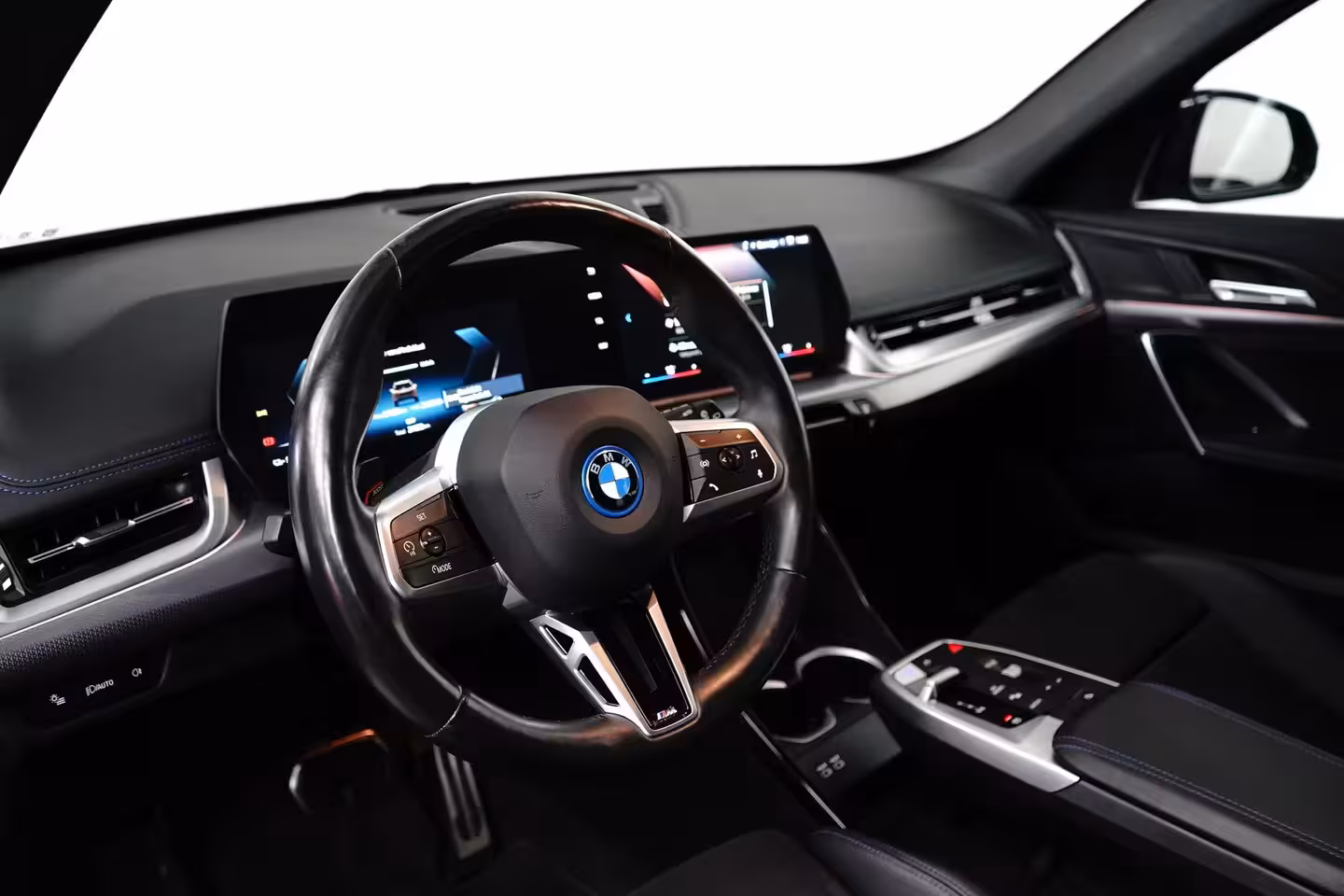 BMW iX1 xDrive30 67 kWh M Sport | Camera | Cruise Control | BTW-Auto | Apple Carplay | Navigatie