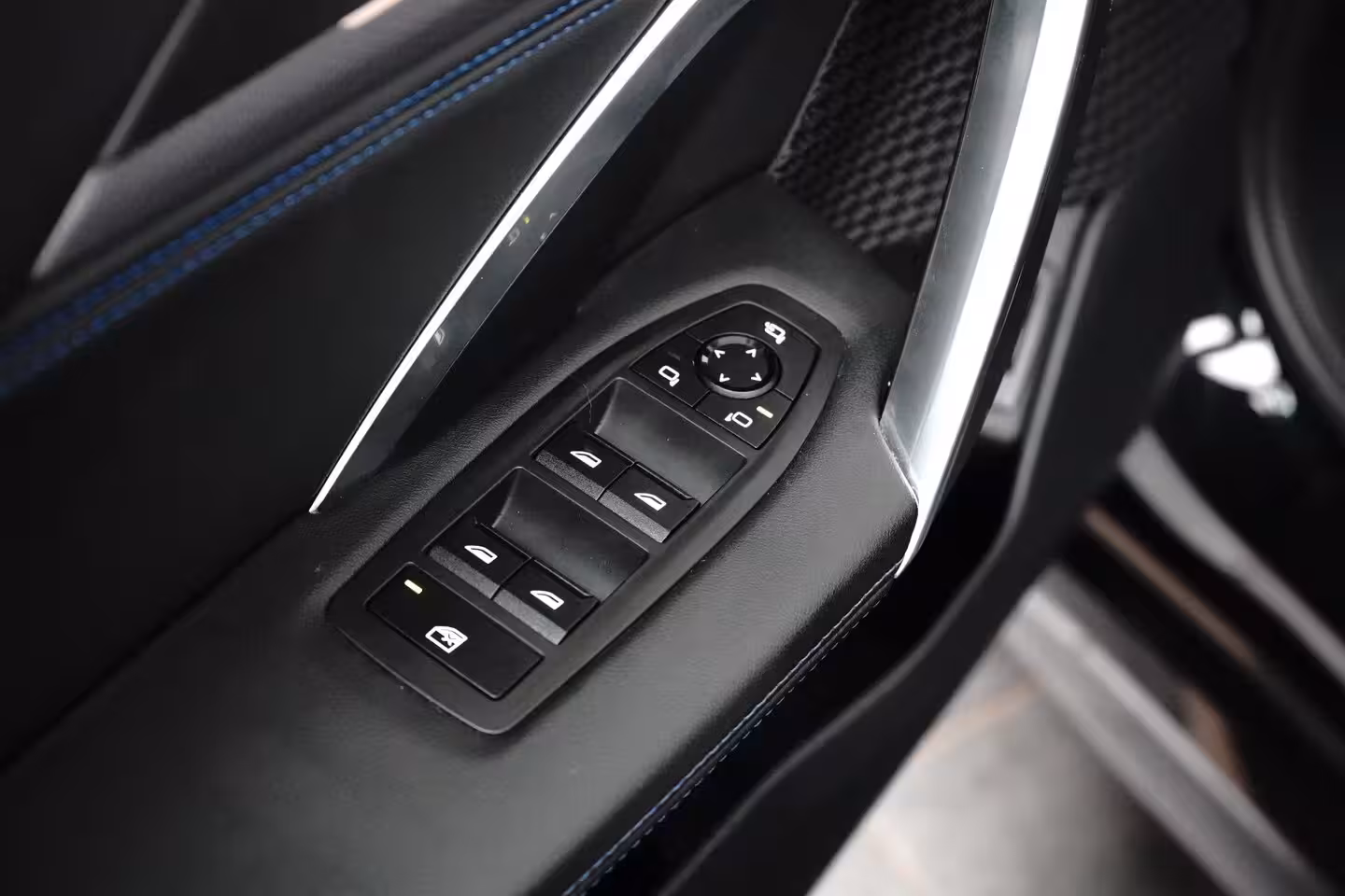 BMW iX1 xDrive30 67 kWh M Sport | Camera | Cruise Control | BTW-Auto | Apple Carplay | Navigatie