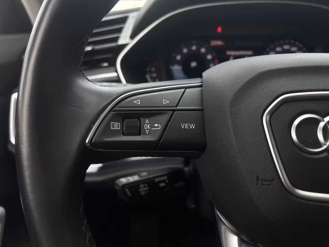 Audi Q3 35 TFSI Pro Line | LED | Cruise Adaptive | Clima | BLIS | Stoelverwarming | Navi By App |
