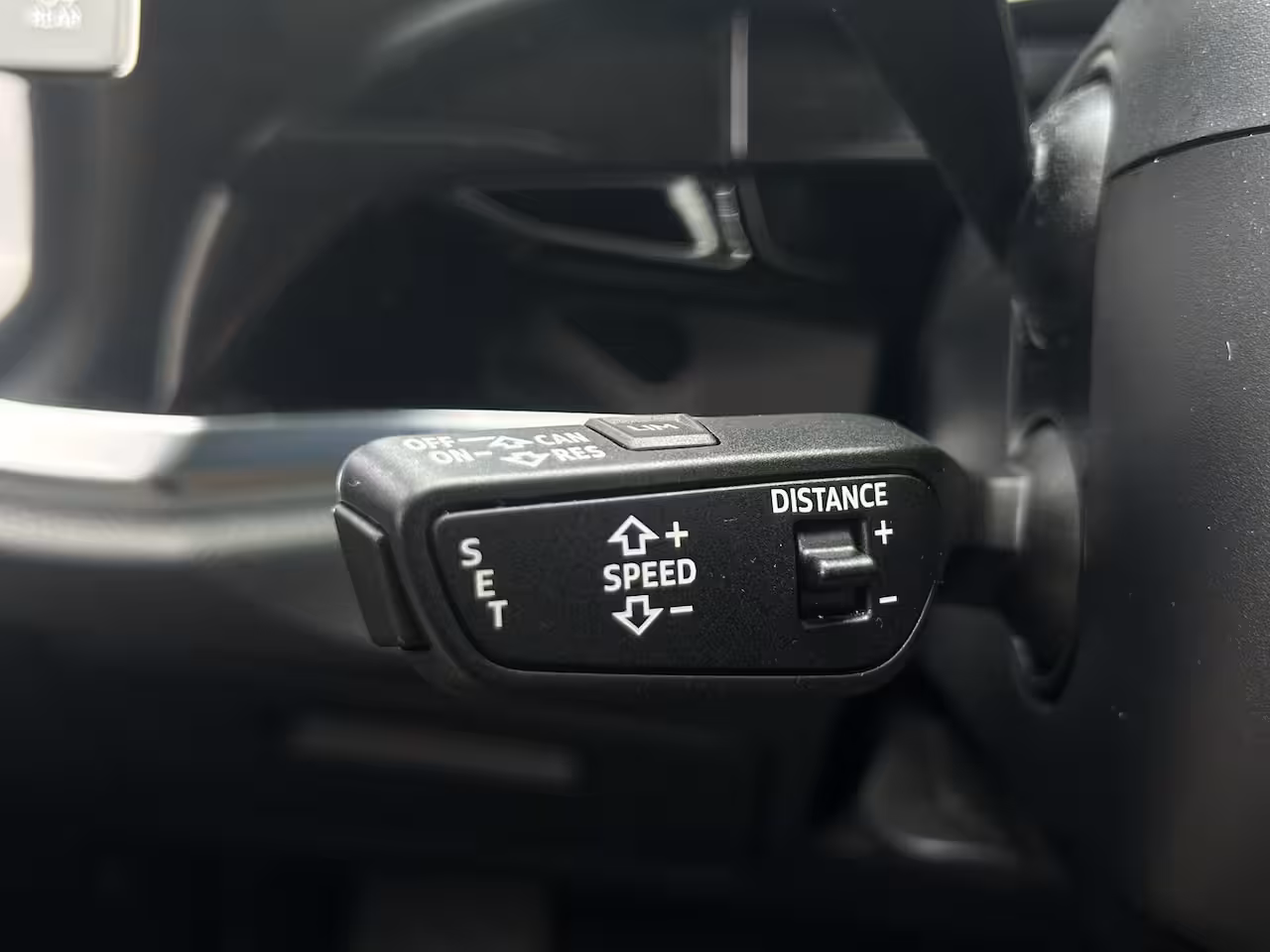Audi Q3 35 TFSI Pro Line | LED | Cruise Adaptive | Clima | BLIS | Stoelverwarming | Navi By App |