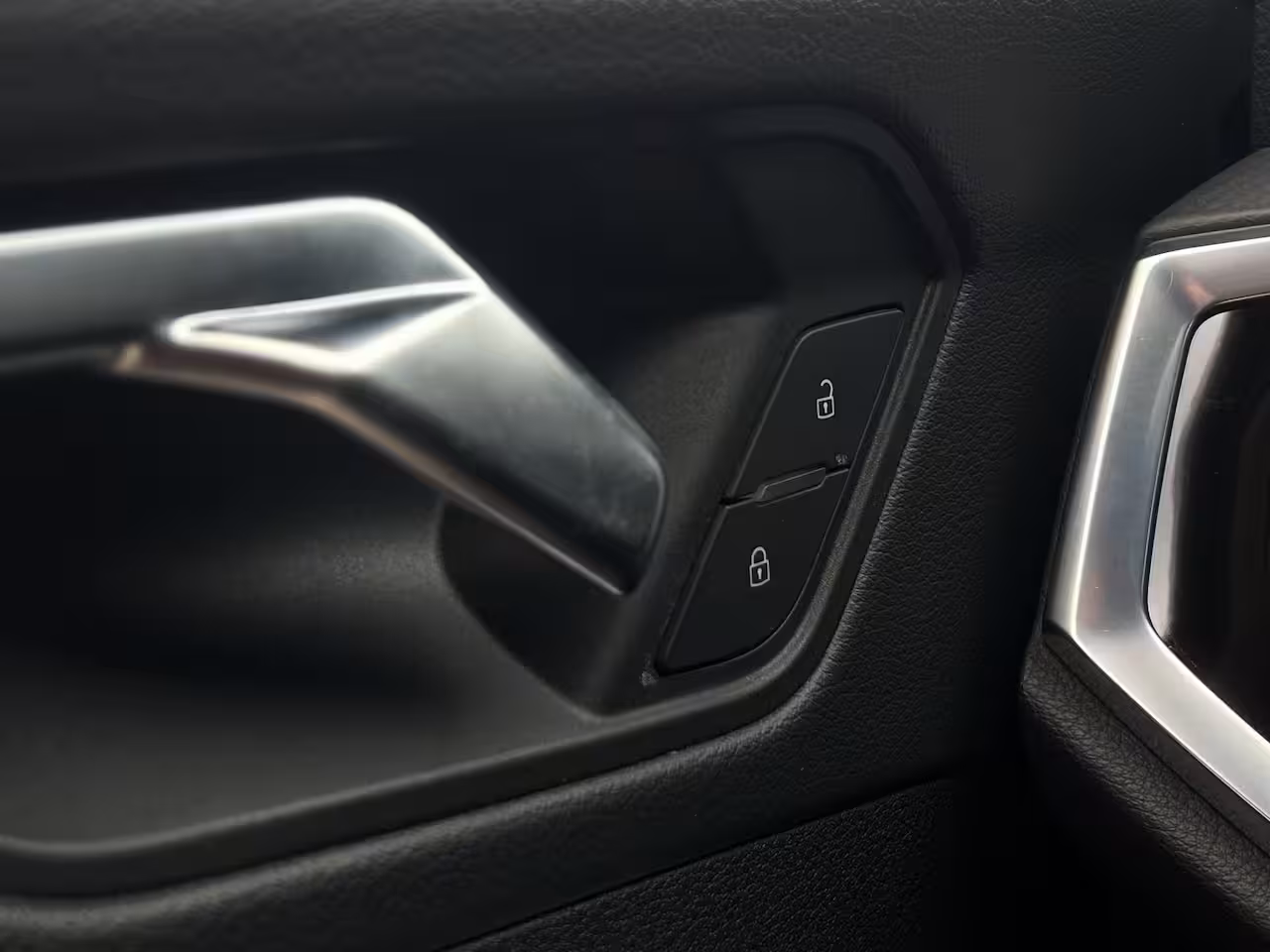 Audi Q3 35 TFSI Pro Line | LED | Cruise Adaptive | Clima | BLIS | Stoelverwarming | Navi By App |