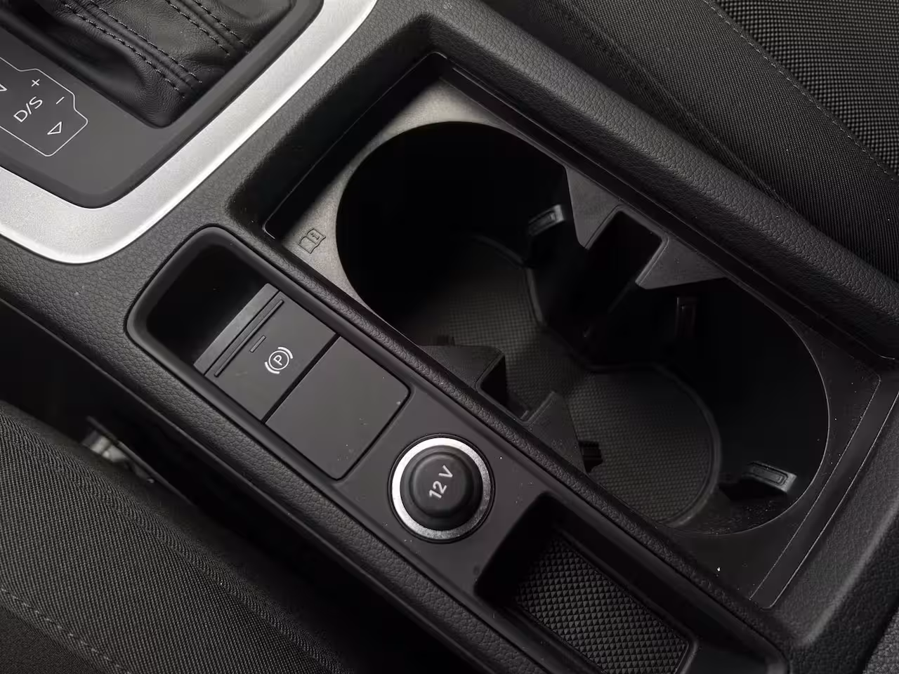 Audi Q3 35 TFSI Pro Line | LED | Cruise Adaptive | Clima | BLIS | Stoelverwarming | Navi By App |