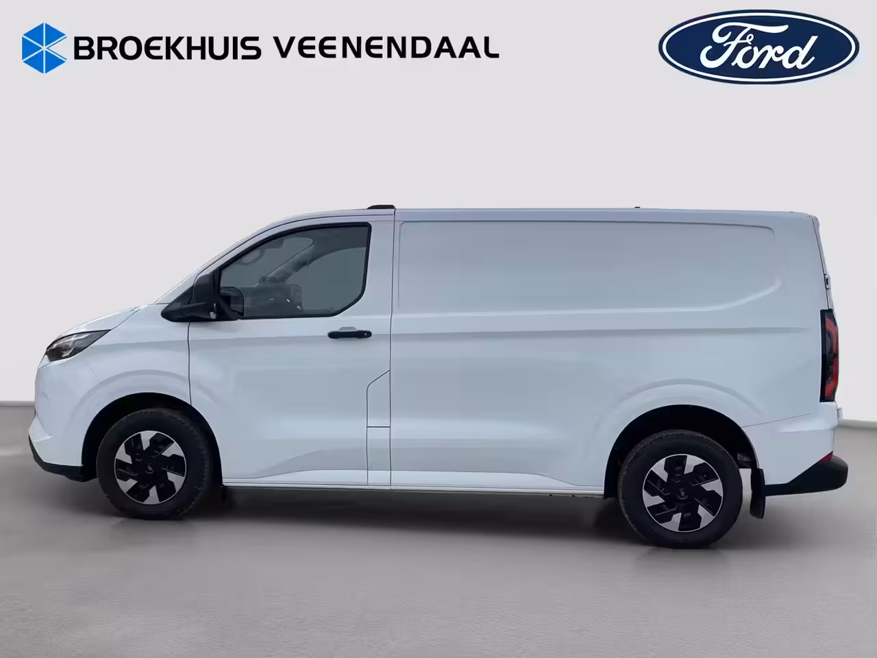 Ford Transit Custom E-Transit 320 L1H1 Limited 71 kWh | Cruise Control | Camera | CarPlay | Bluetooth |