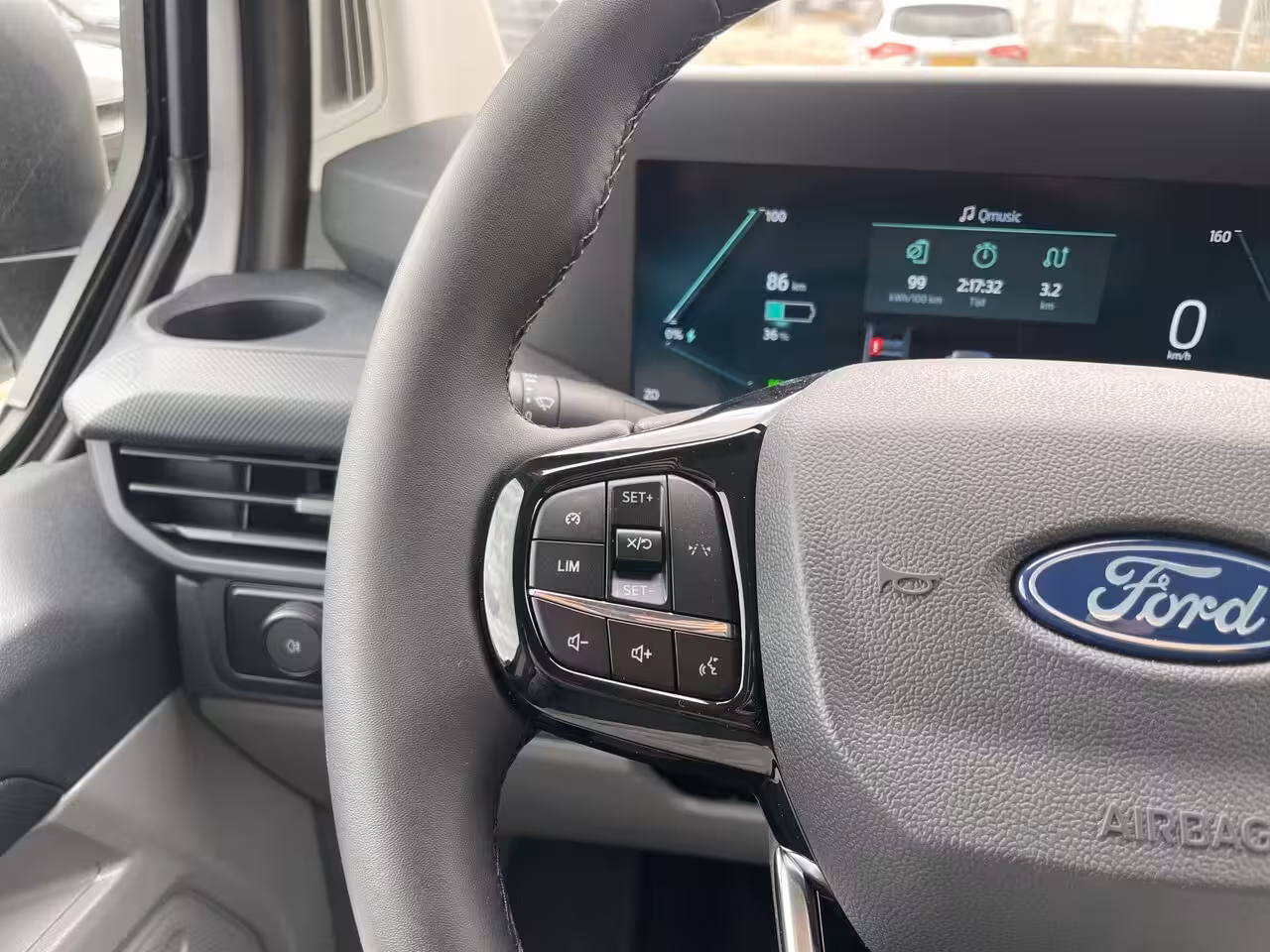 Ford Transit Custom E-Transit 320 L1H1 Limited 71 kWh | Cruise Control | Camera | CarPlay | Bluetooth |