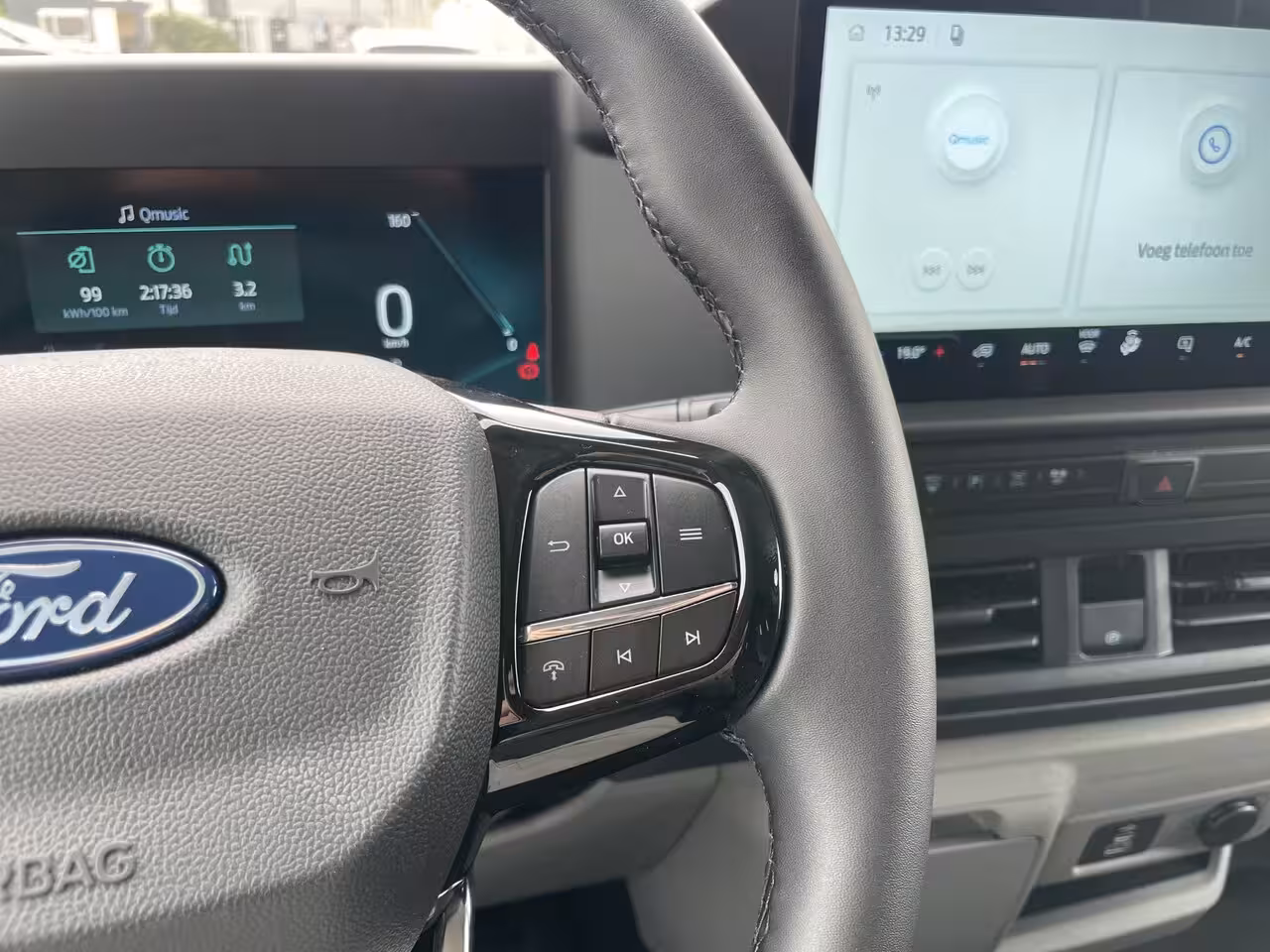 Ford Transit Custom E-Transit 320 L1H1 Limited 71 kWh | Cruise Control | Camera | CarPlay | Bluetooth |