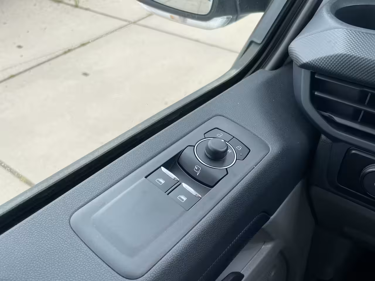Ford Transit Custom E-Transit 320 L1H1 Limited 71 kWh | Cruise Control | Camera | CarPlay | Bluetooth |