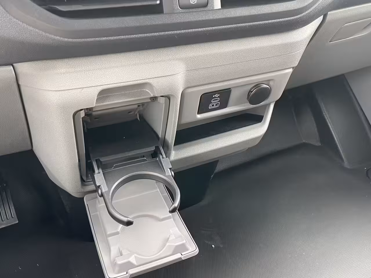 Ford Transit Custom E-Transit 320 L1H1 Limited 71 kWh | Cruise Control | Camera | CarPlay | Bluetooth |