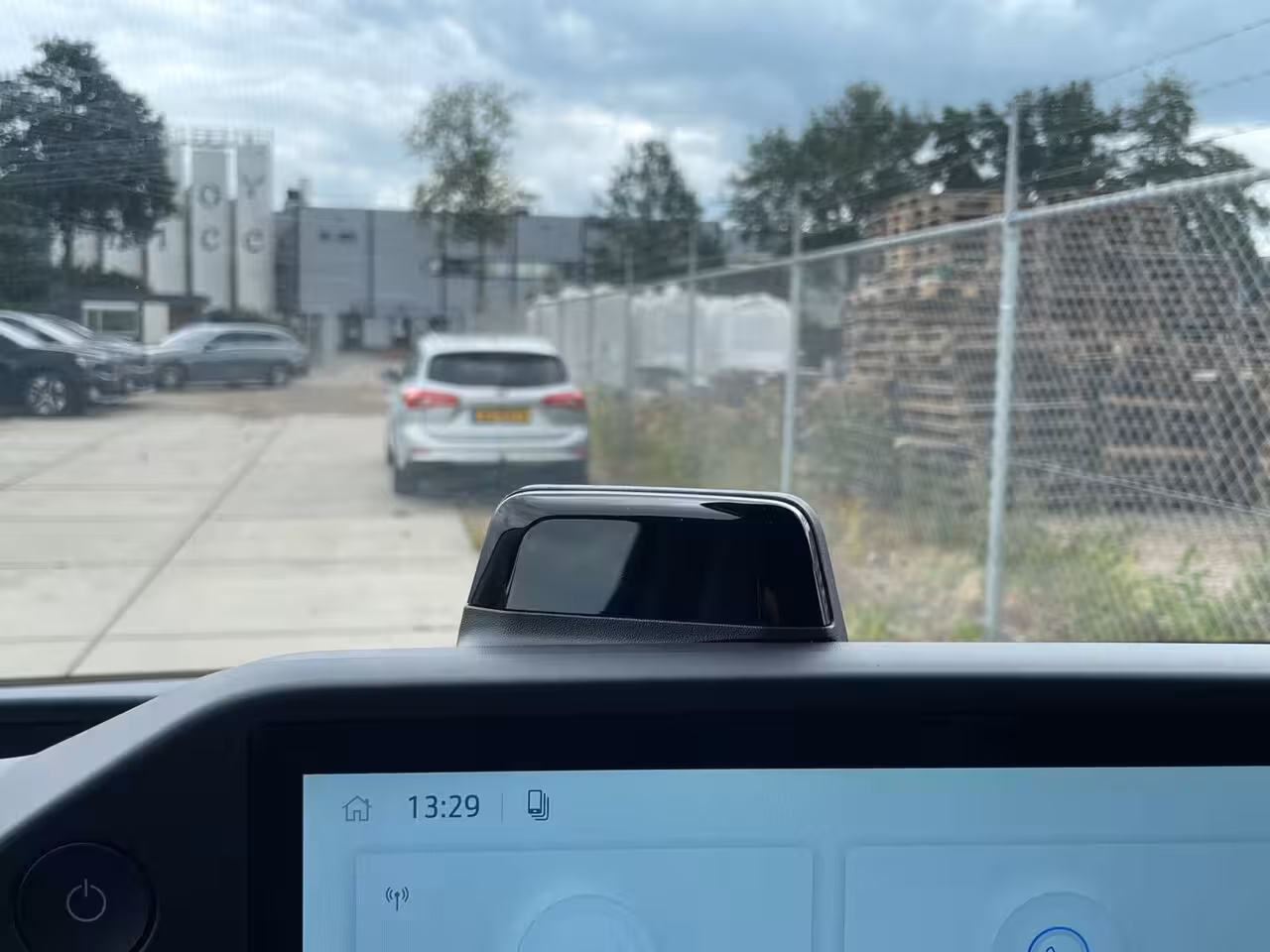 Ford Transit Custom E-Transit 320 L1H1 Limited 71 kWh | Cruise Control | Camera | CarPlay | Bluetooth |