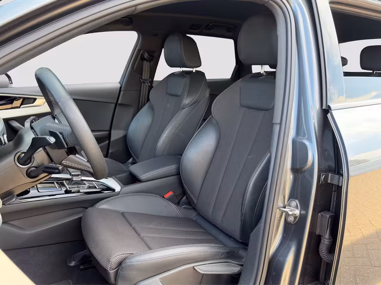 Audi A4 Avant 35 TFSI S-Line Competition | Stoelverwarming | Cruise Control | 18 inch | Apple Carplay |